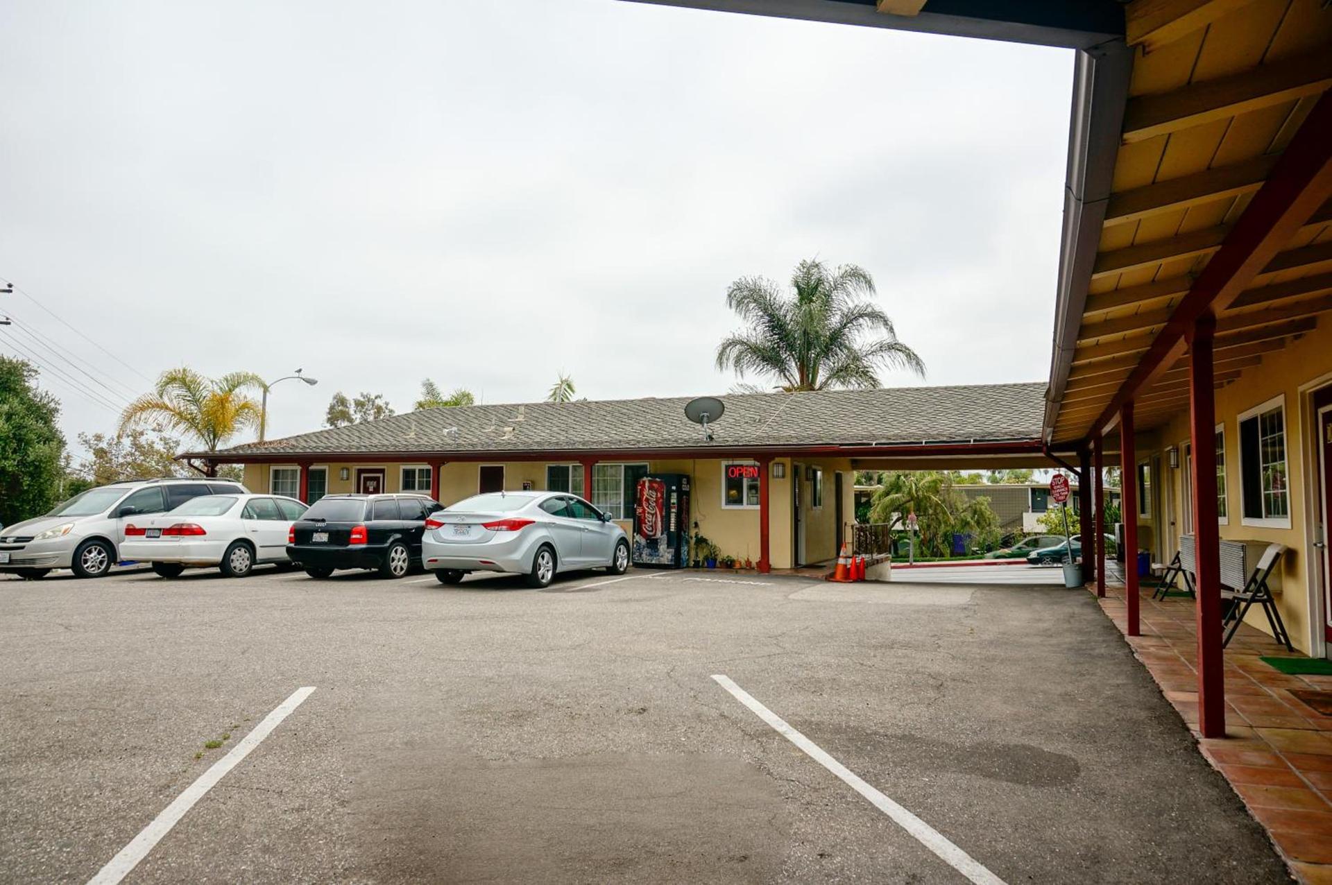 Town and Country Inn photo 25