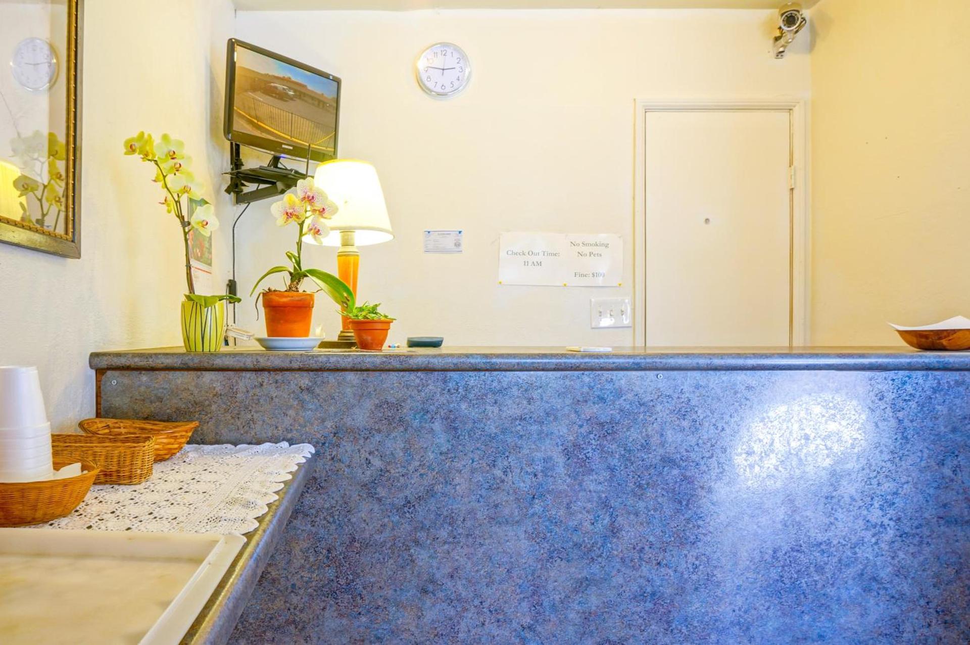 Town and Country Inn photo 30