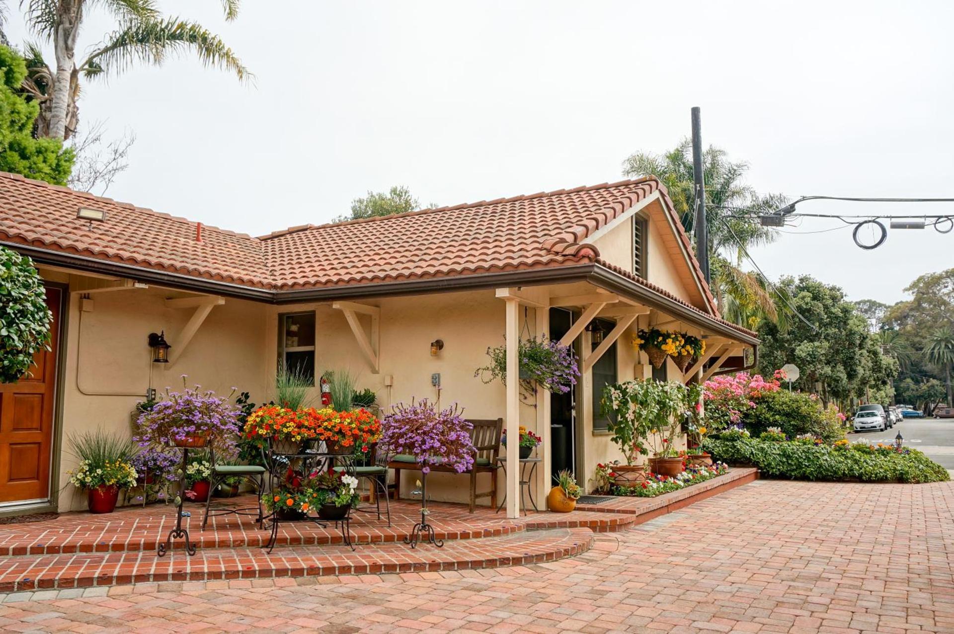 Harbor House Inn photo 81