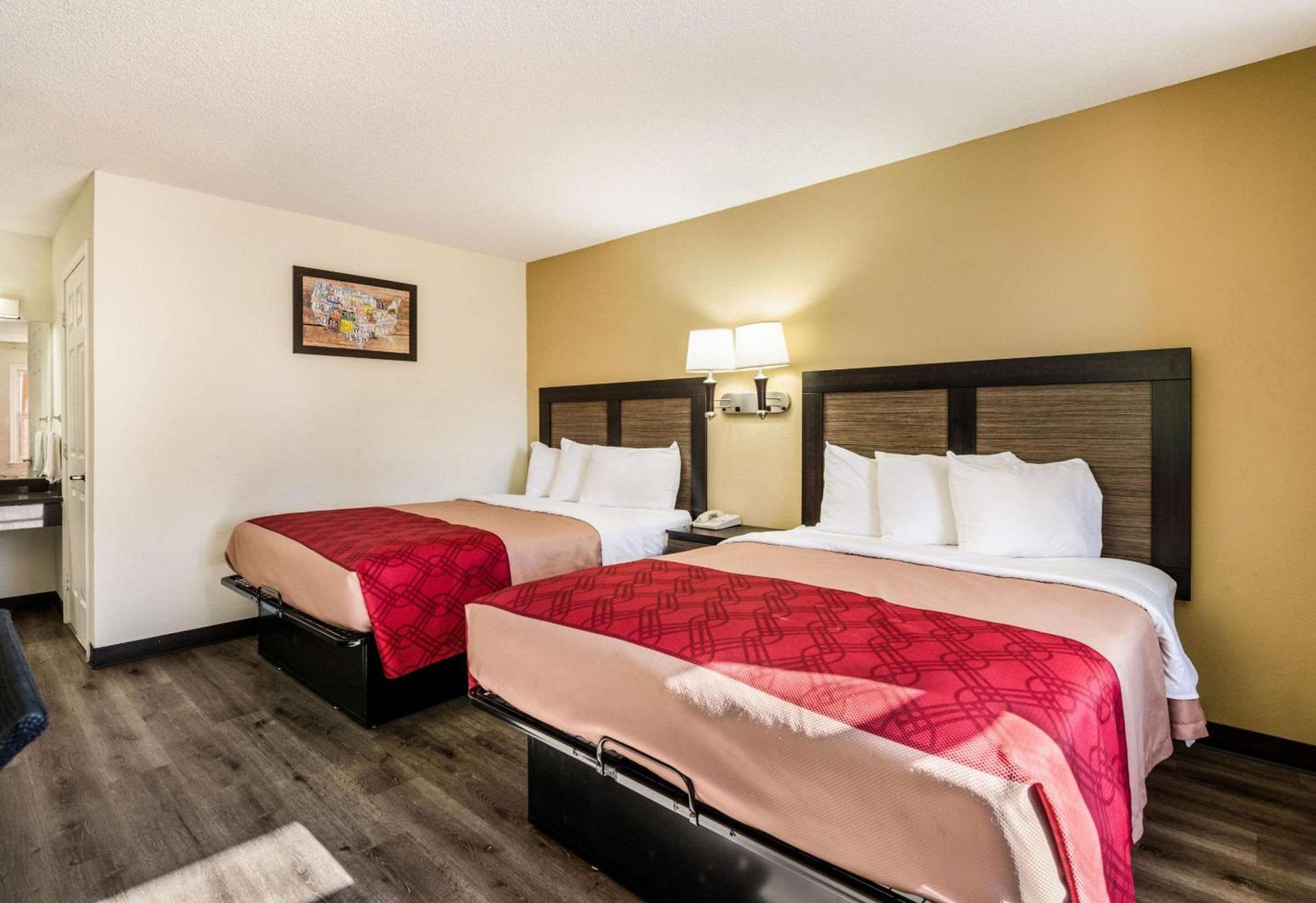 Econo Lodge Glade Springs I-81 photo 14