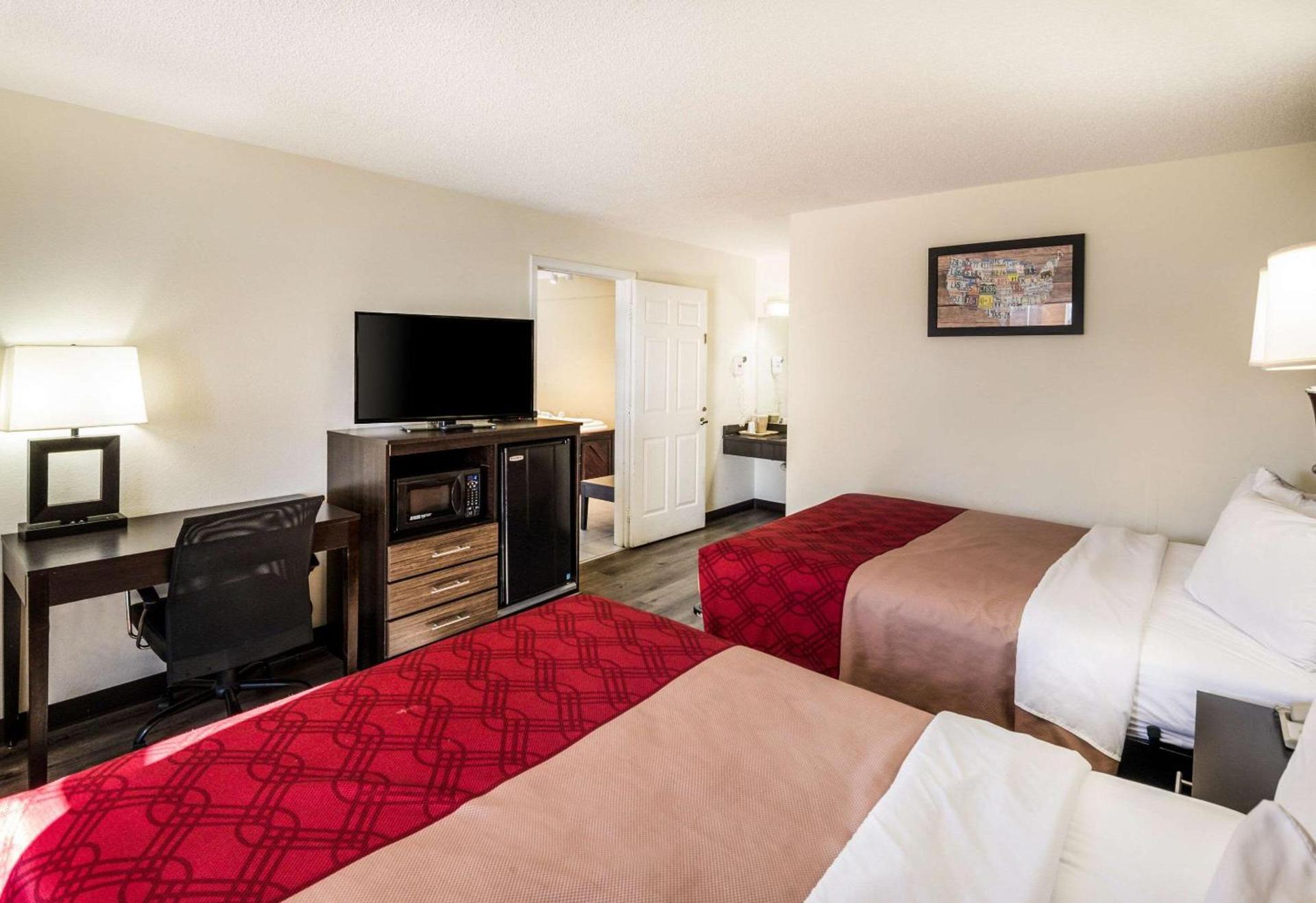 Econo Lodge Glade Springs I-81 photo 15