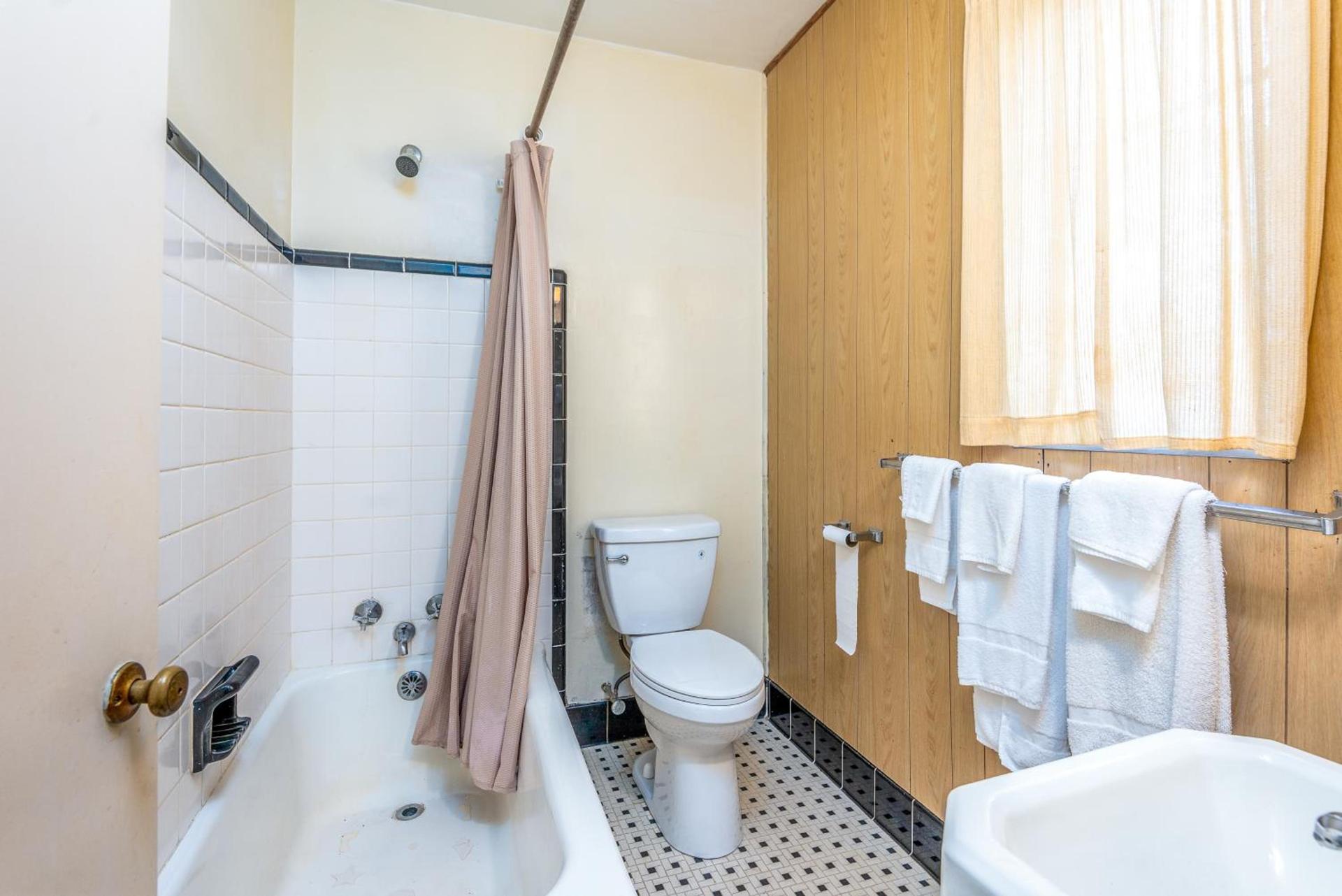 Parkway Inn photo 12