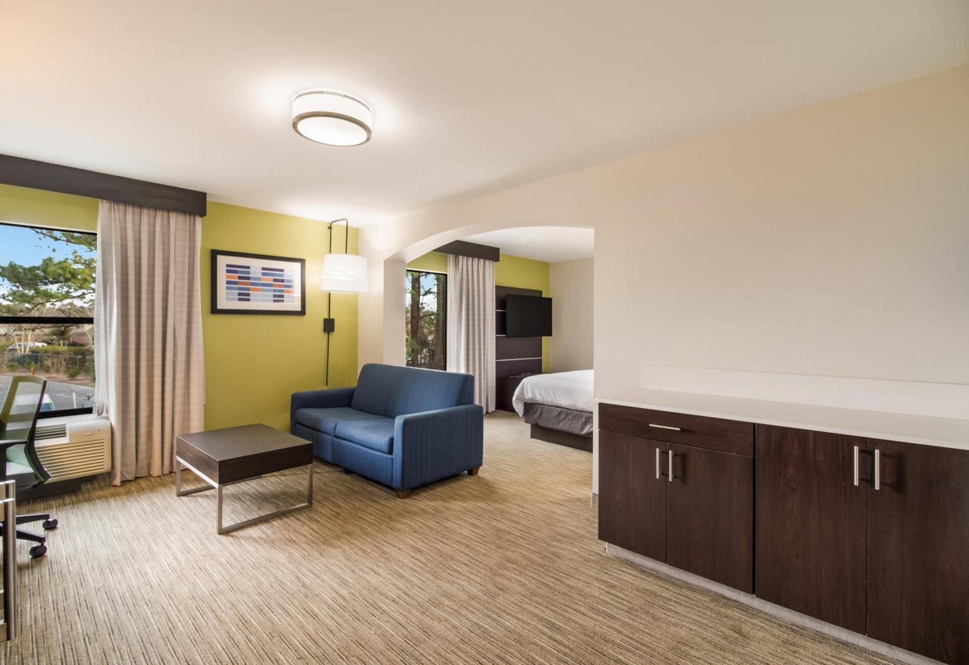 Clarion Pointe New Bern photo 42