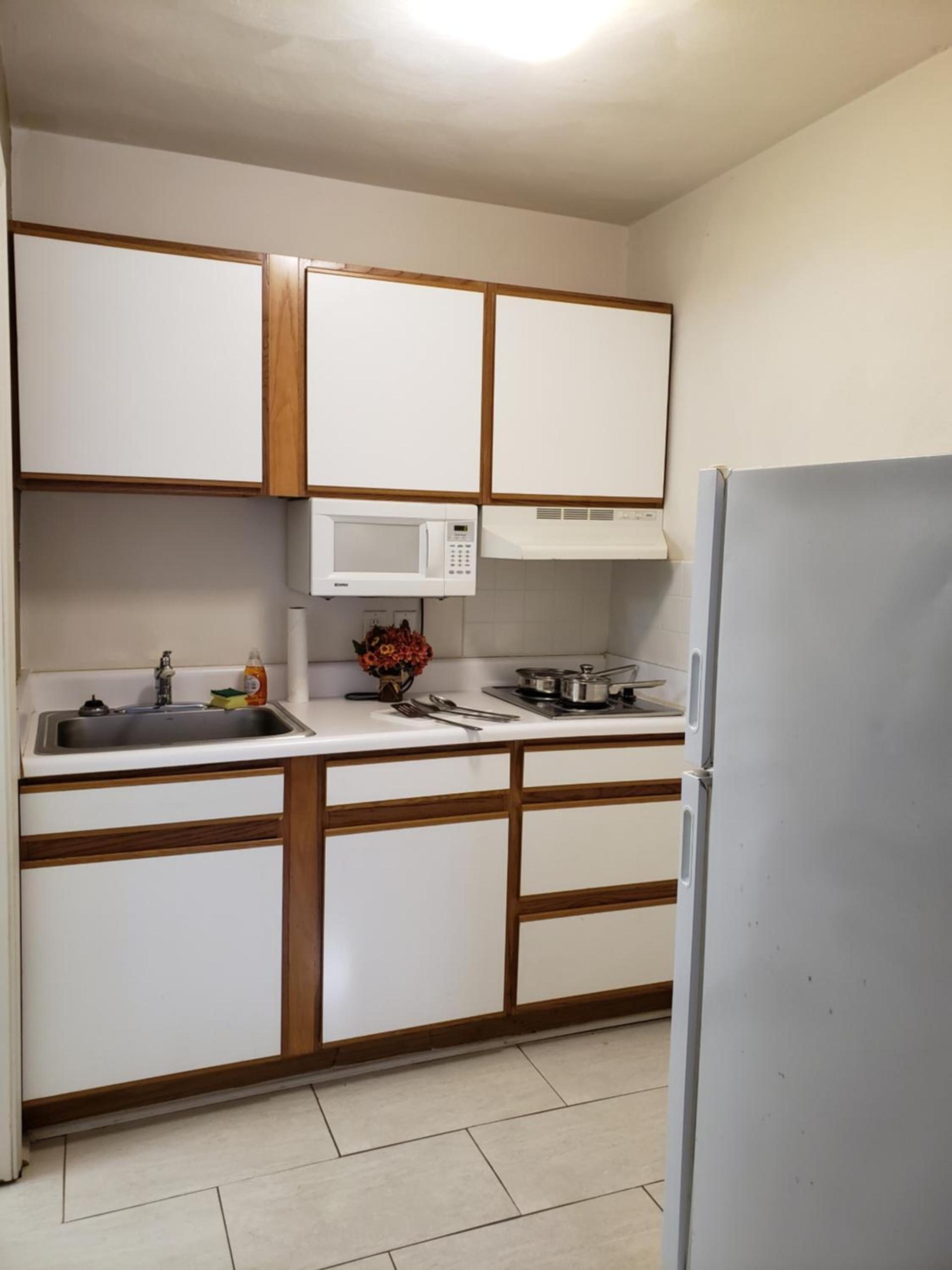 Affordable Suites Burlington photo 7