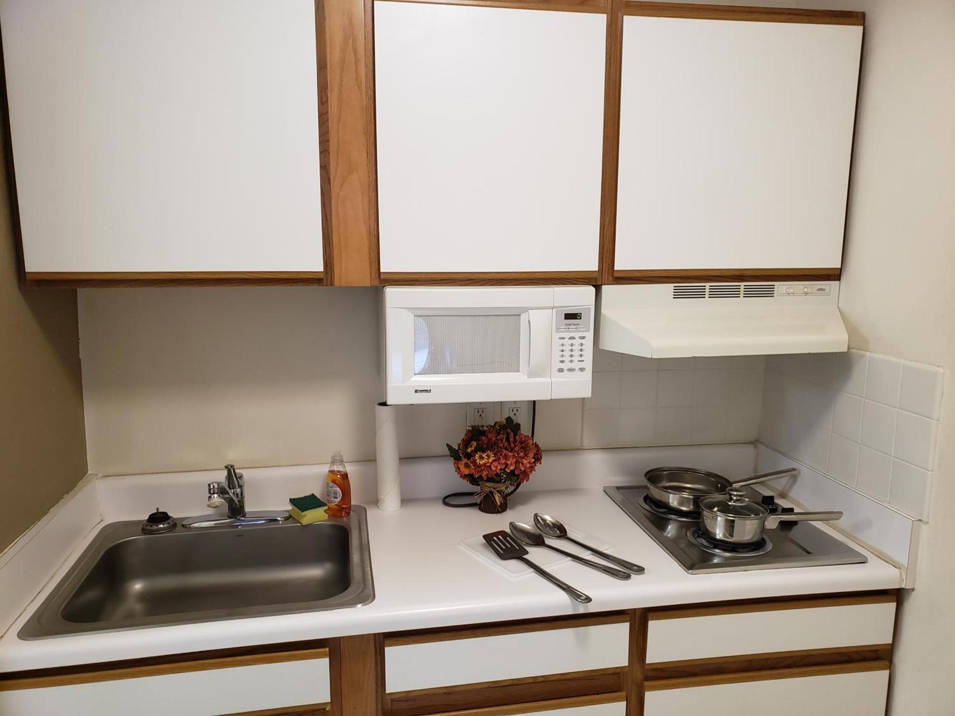 Affordable Suites Burlington photo 8