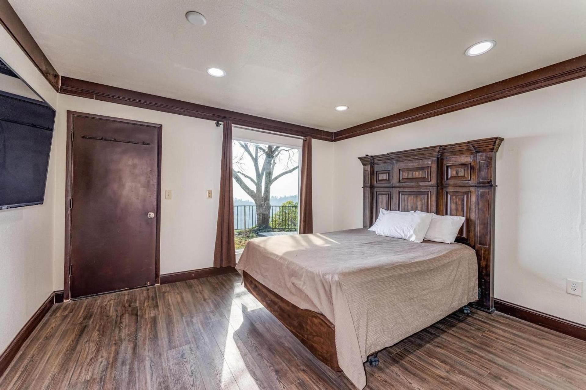Mountain Trail Lodge and Vacation Rentals photo 13
