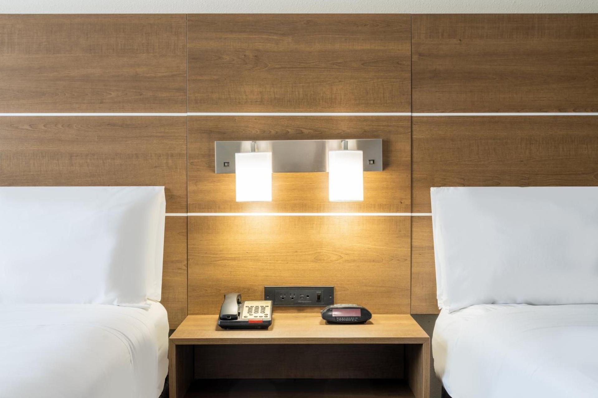 Holiday Inn Express & Suites Dallas East - Fair Park by IHG photo 42