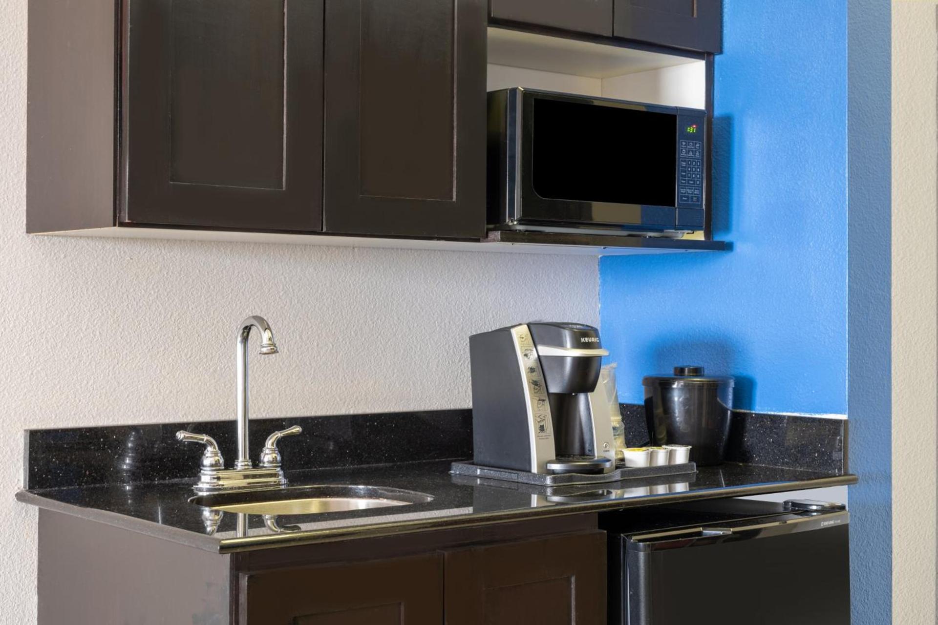Holiday Inn Express & Suites Dallas East - Fair Park by IHG photo 24