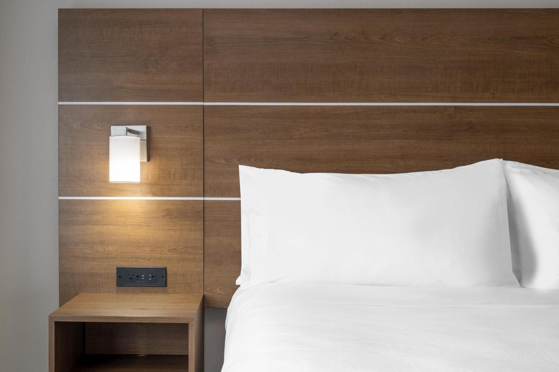 Holiday Inn Express & Suites Dallas East - Fair Park by IHG photo 11