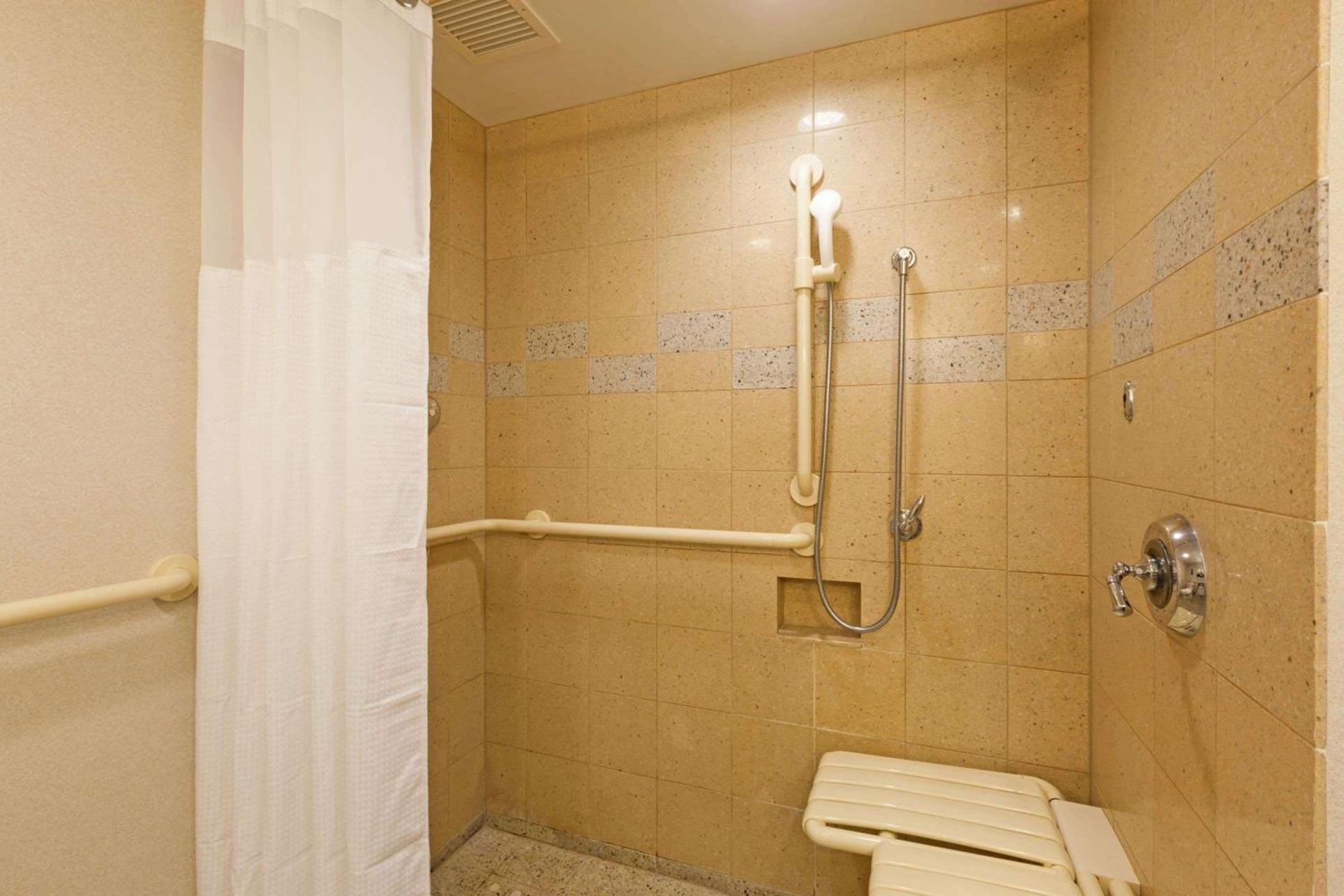Wyndham Grand Pittsburgh photo 14