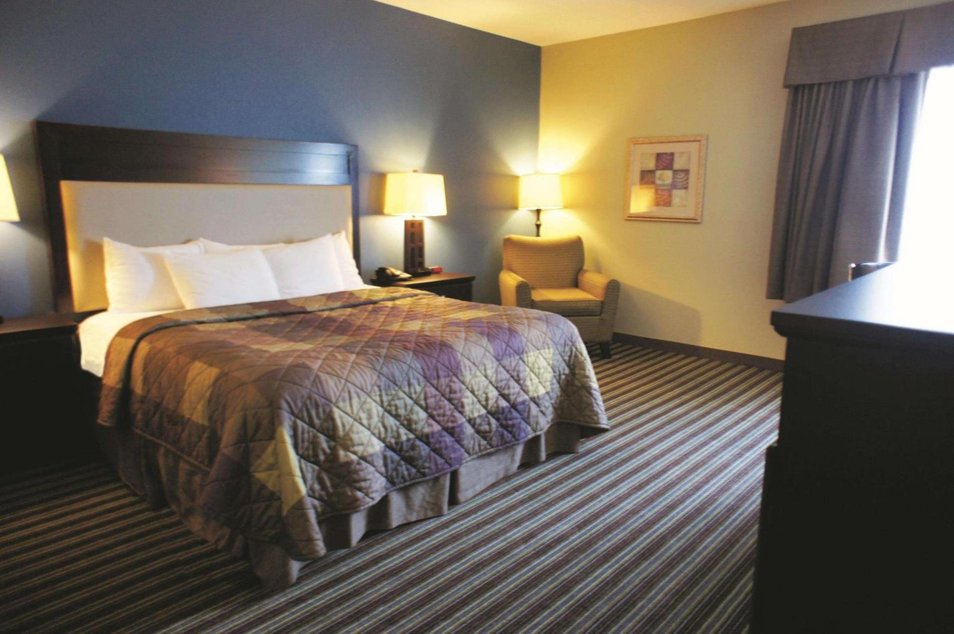 La Quinta Inn & Suites by Wyndham Broussard - Lafayette Area photo 12