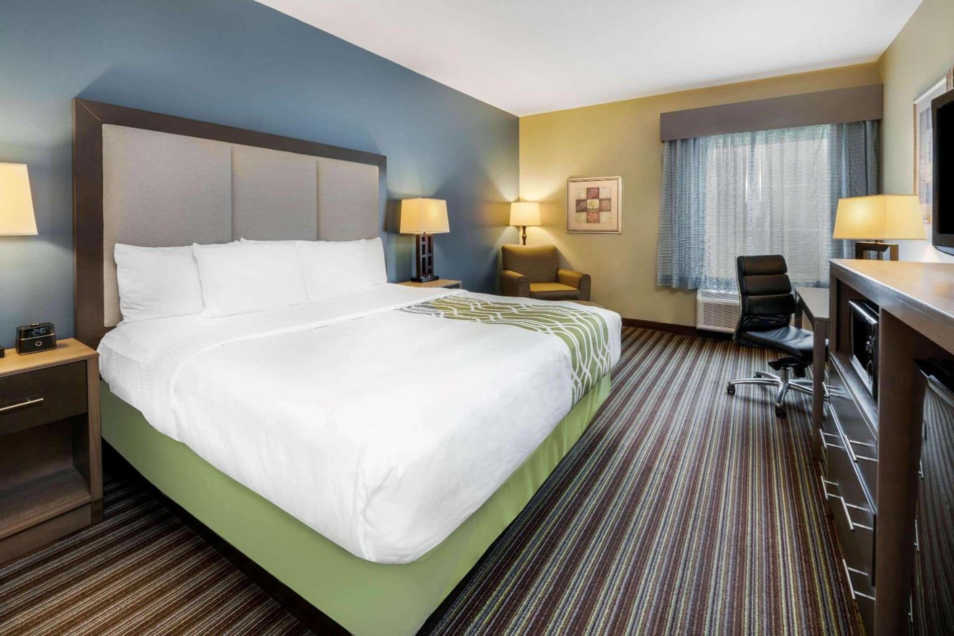 La Quinta Inn & Suites by Wyndham Broussard - Lafayette Area photo 25