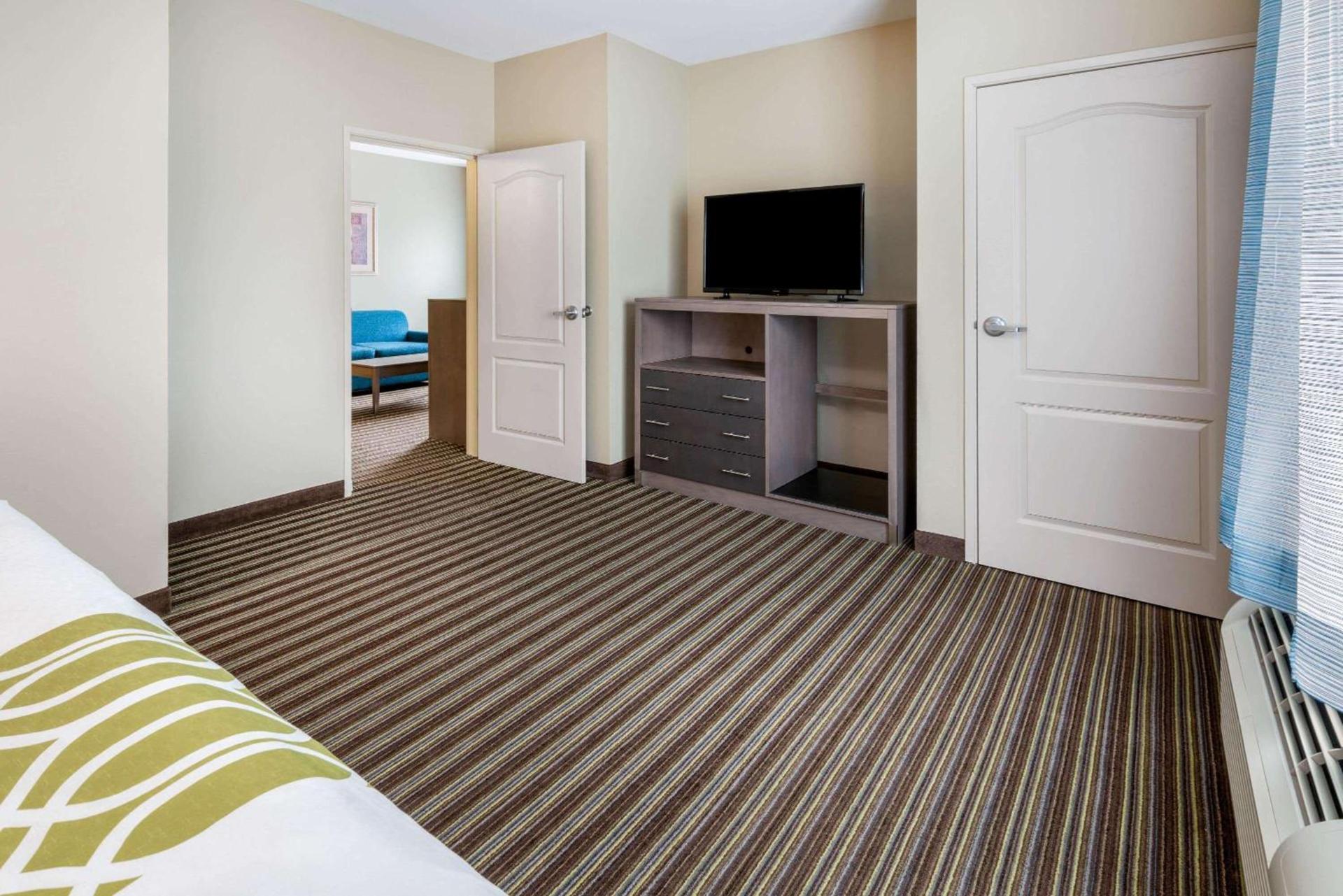 La Quinta Inn & Suites by Wyndham Broussard - Lafayette Area photo 26