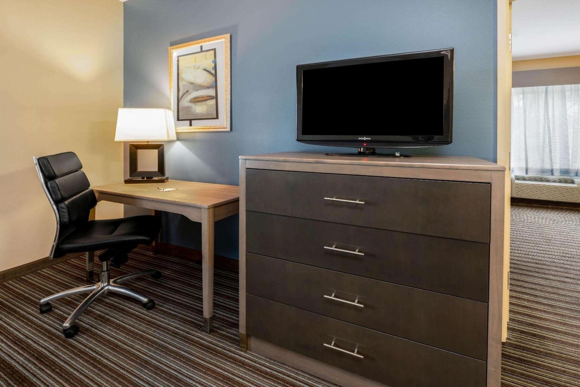 La Quinta Inn & Suites by Wyndham Broussard - Lafayette Area photo 29