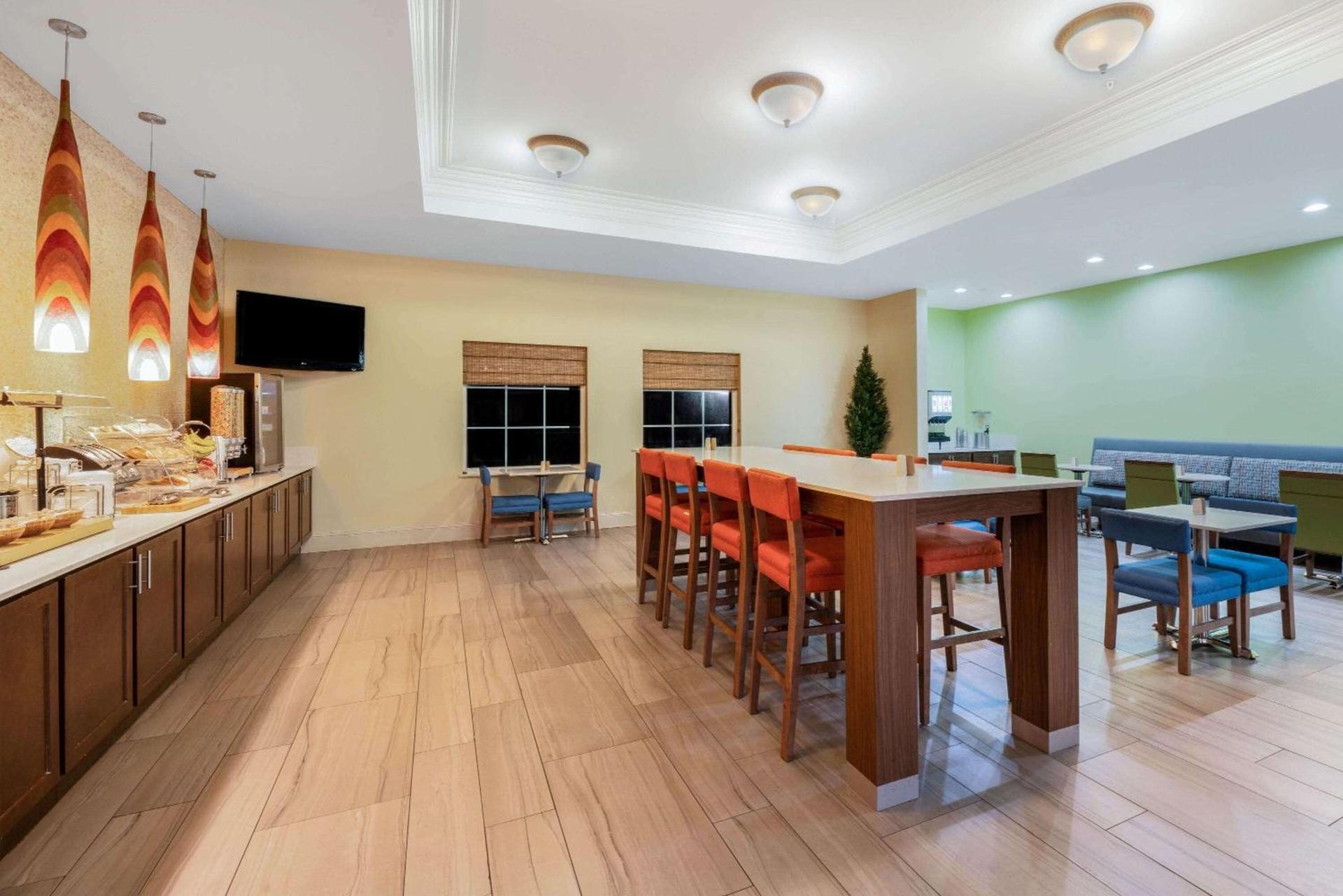 La Quinta Inn & Suites by Wyndham Broussard - Lafayette Area photo 34