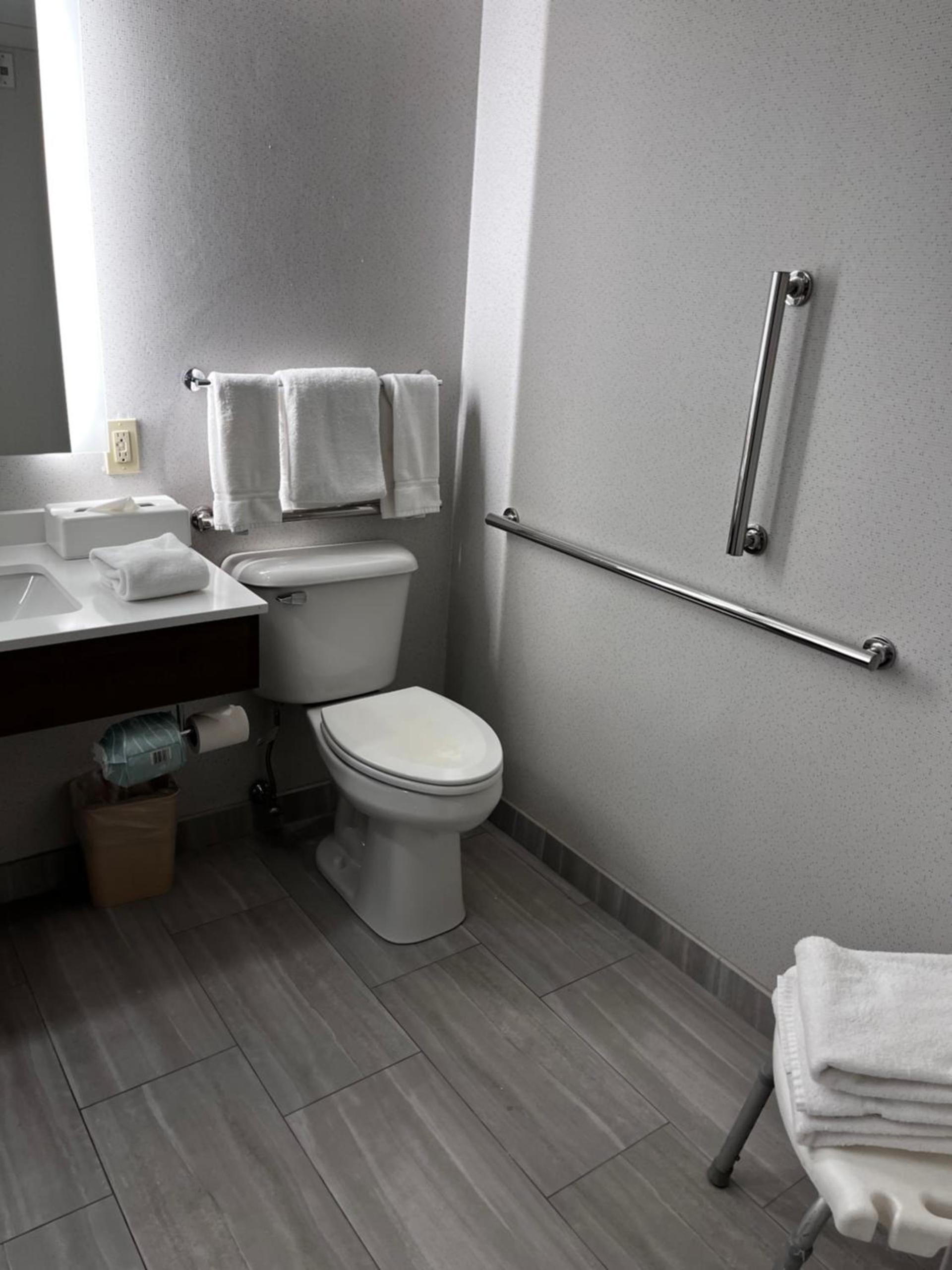 Holiday Inn Express & Suites Williamsport by IHG photo 13