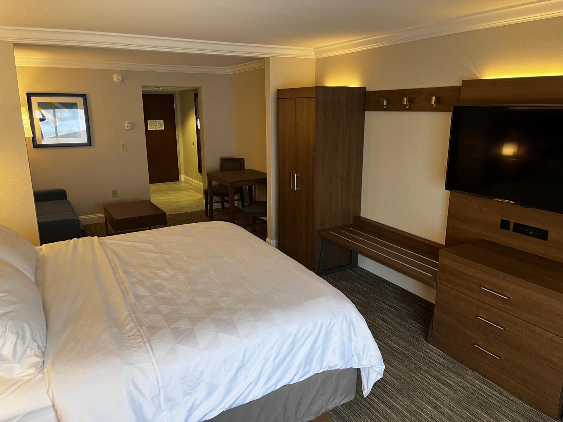 Holiday Inn Express & Suites Williamsport by IHG photo 15