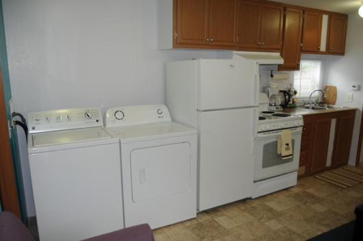 Yellowstone Motel - Adults Only - All rooms have kitchens photo 49