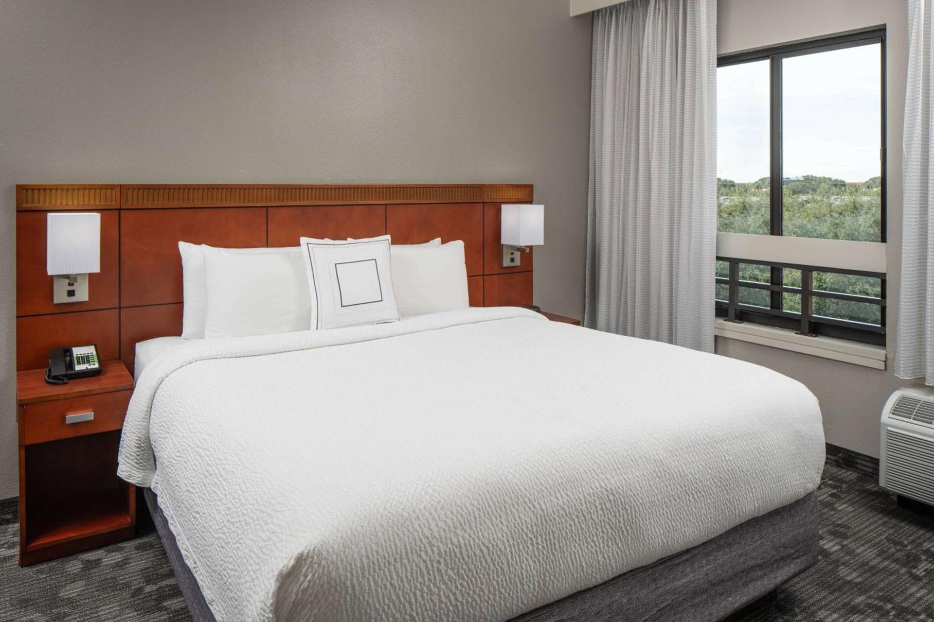 Sonesta Select Miami Lakes photo 26