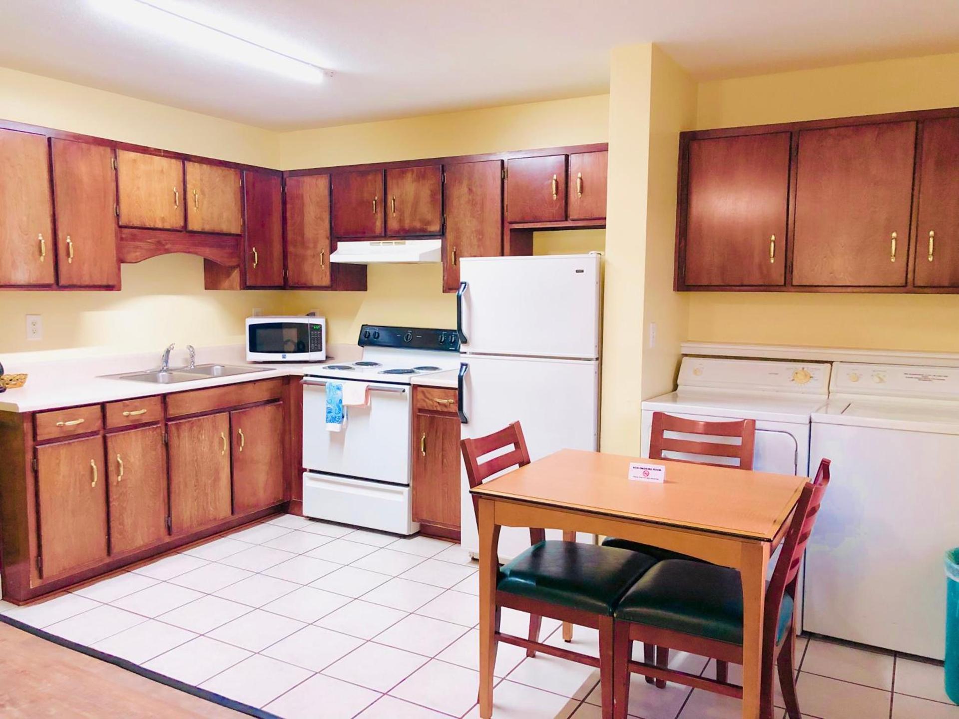 Classic Suites - Cleveland photo 9