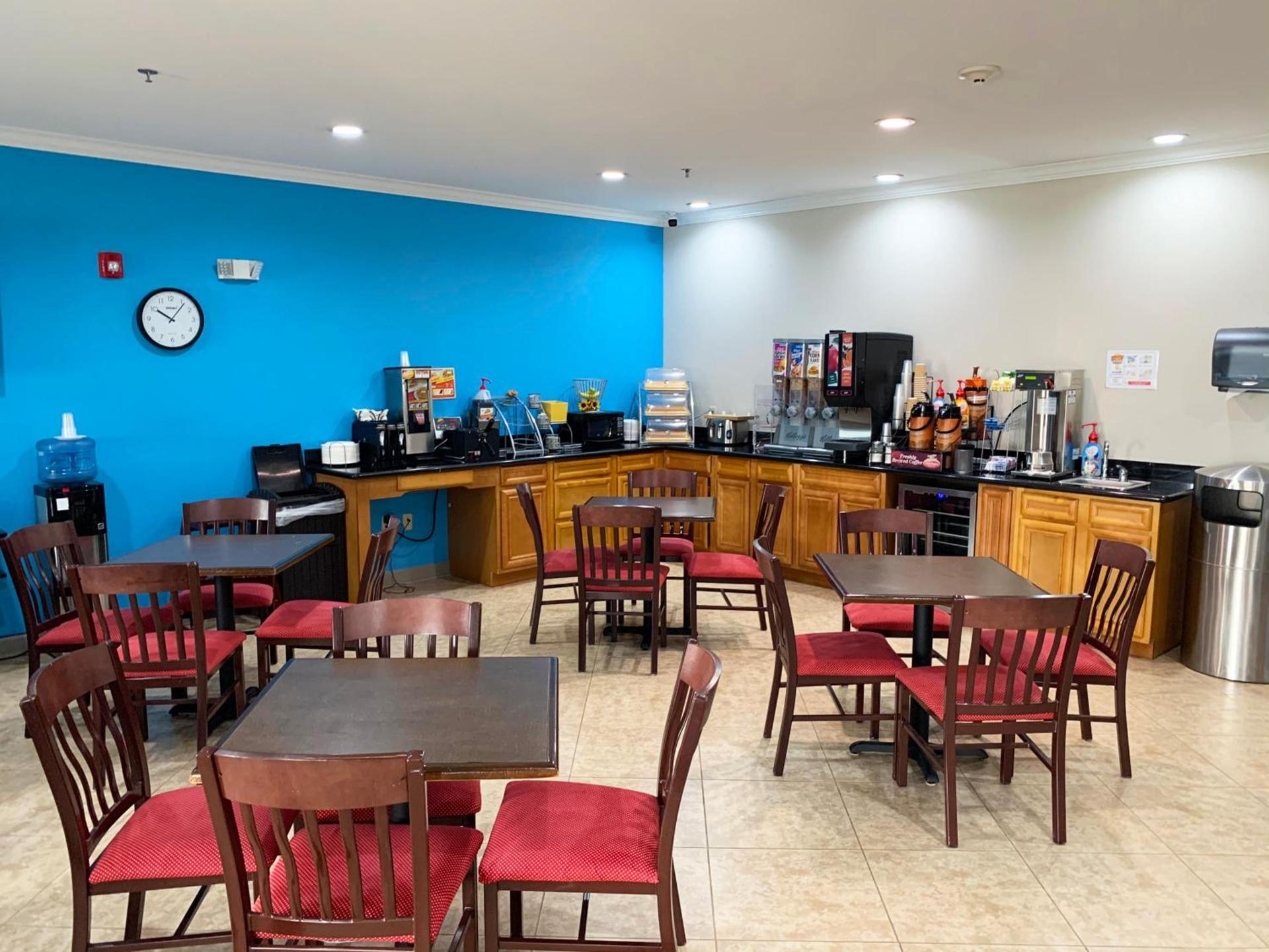 Days Inn & Suites by Wyndham Cabot photo 30