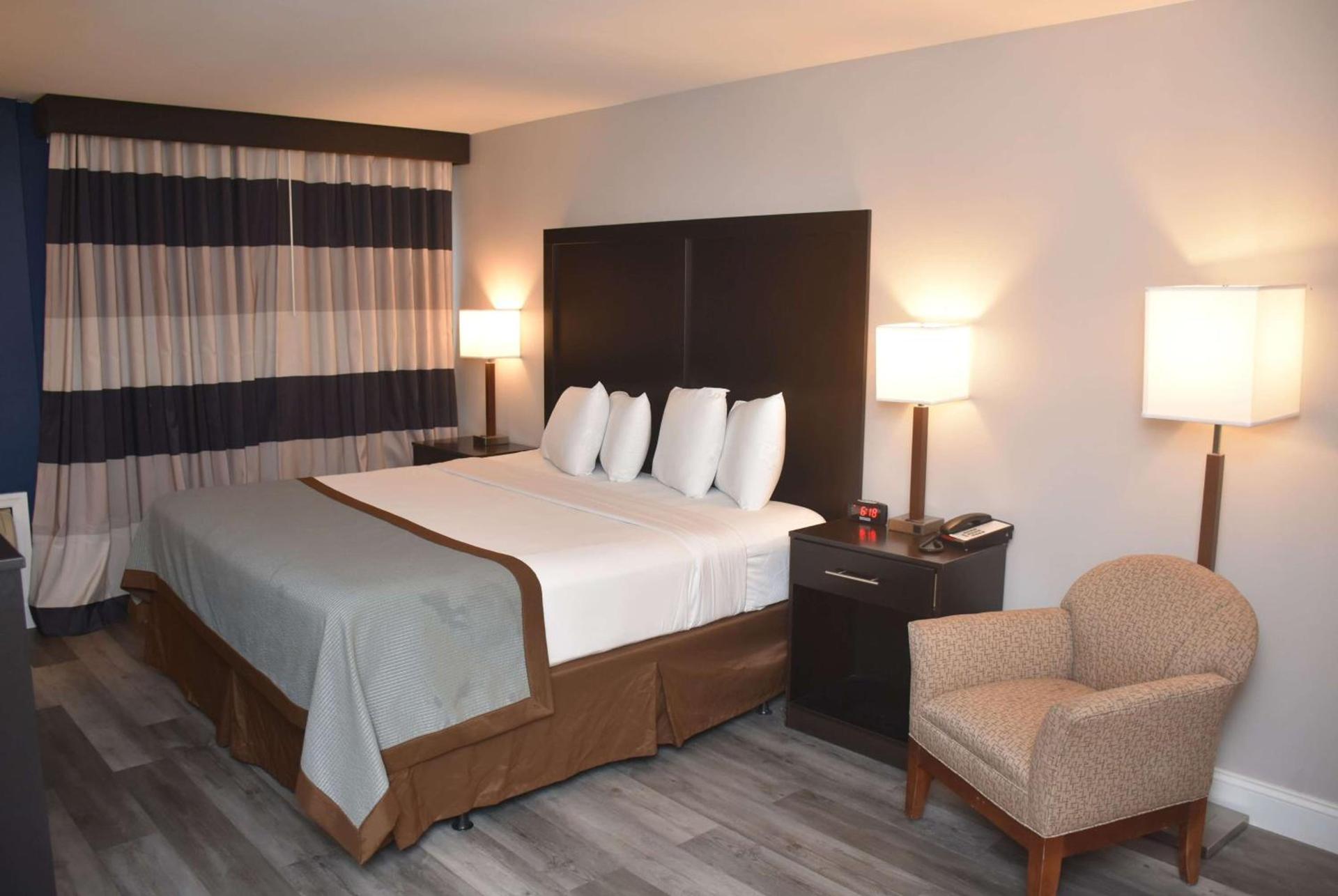 Ramada by Wyndham Vineland Millville Area photo 6