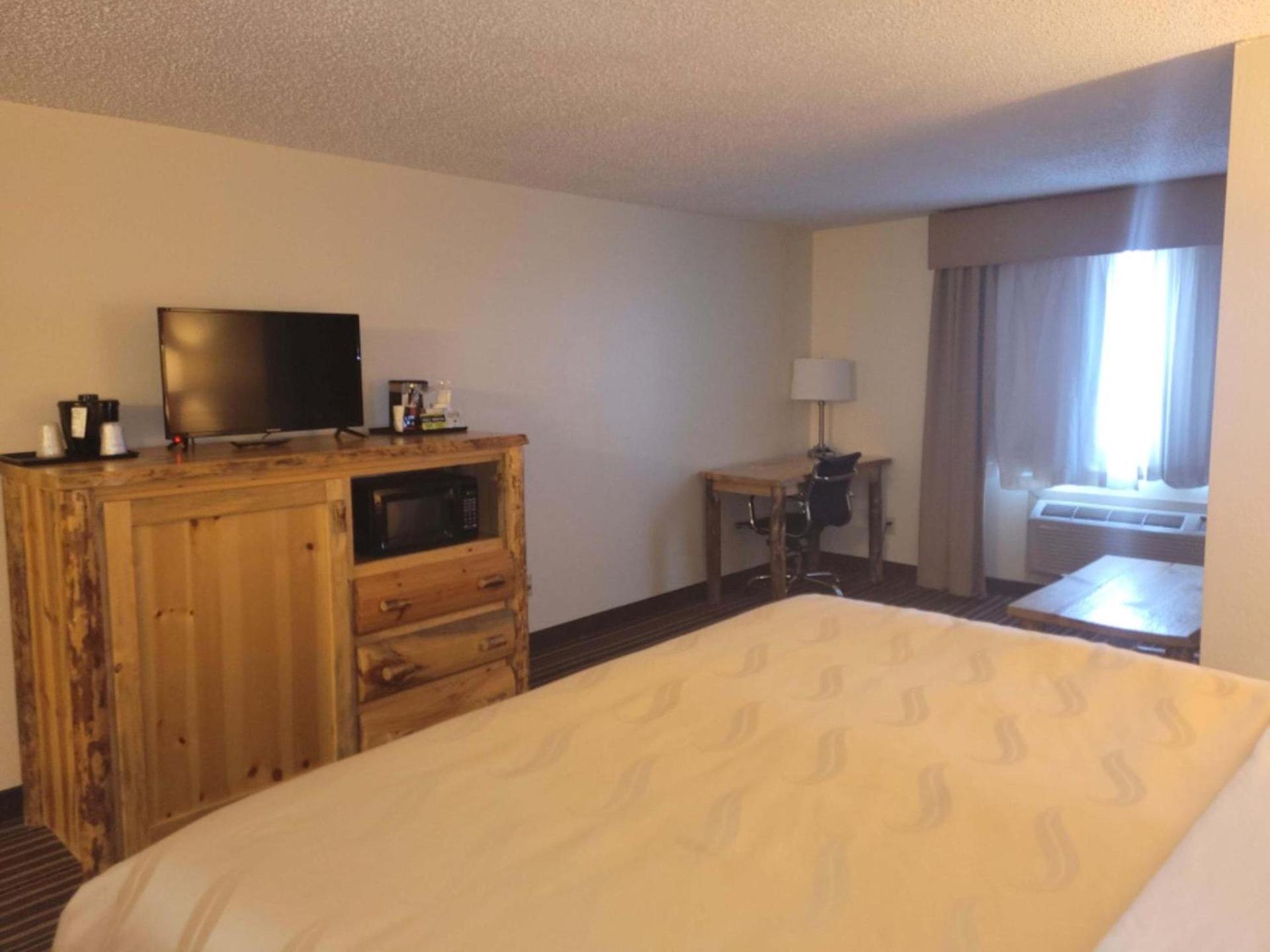 Studio 6 Suites Butte MT I-90 I-15 photo 38