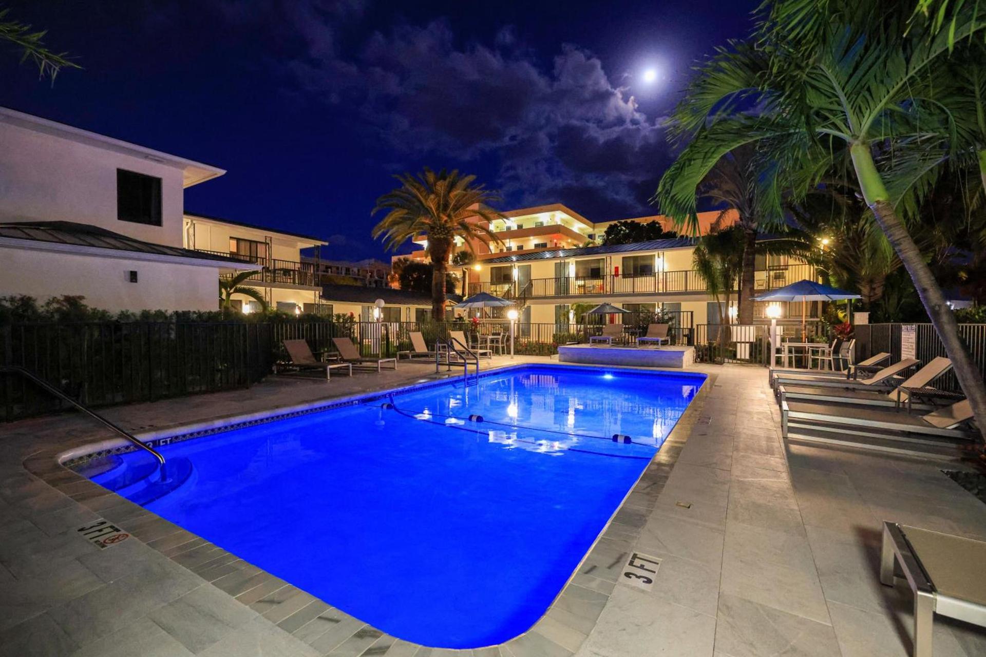 Tropic Isle Beach Resort photo 8