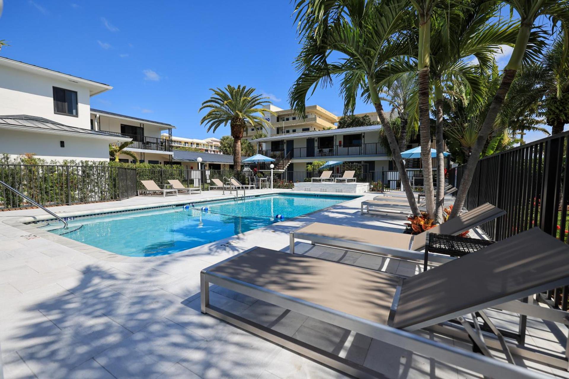 Tropic Isle Beach Resort photo 2