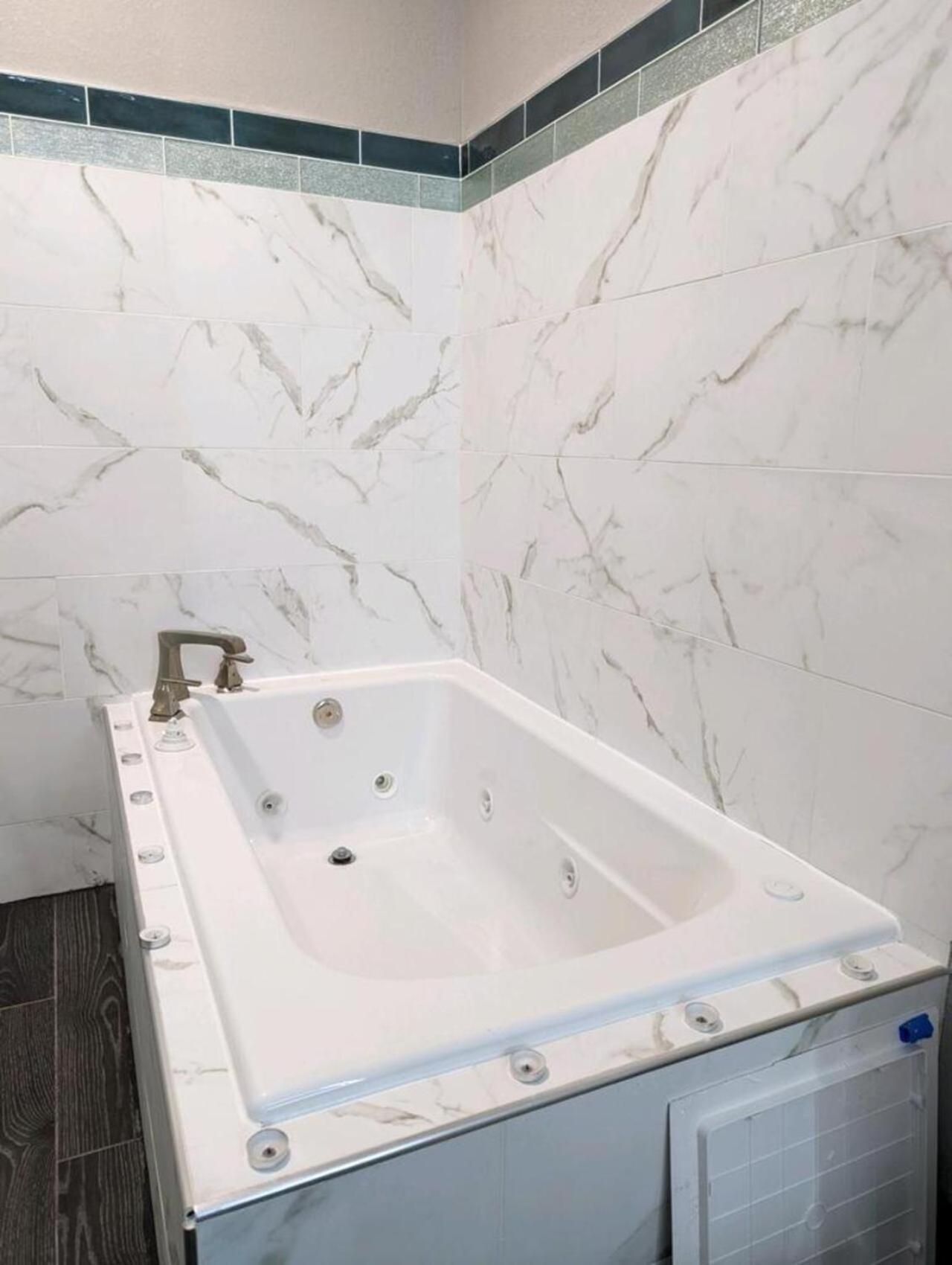 Wingate by Wyndham Biloxi - Ocean Springs photo 11