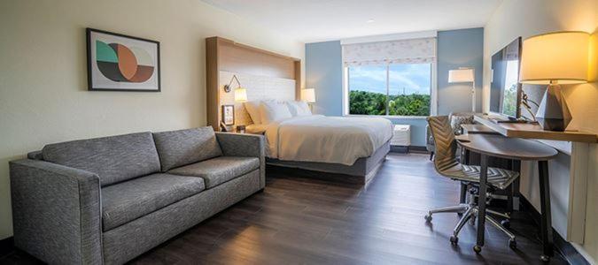 Holiday Inn - Tampa North by IHG photo 3
