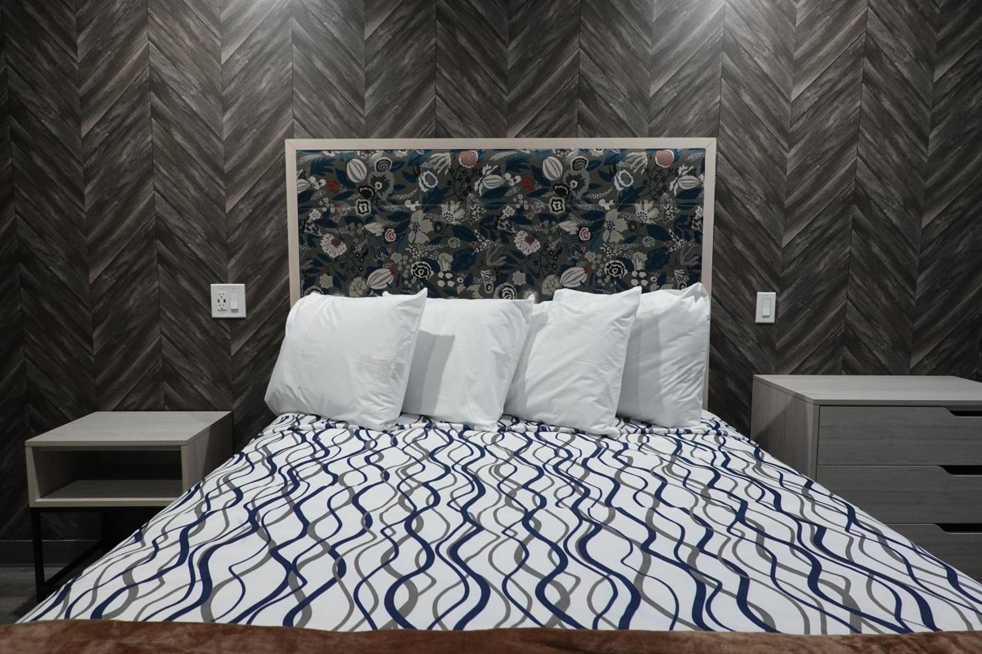 Harbor Inn photo 1