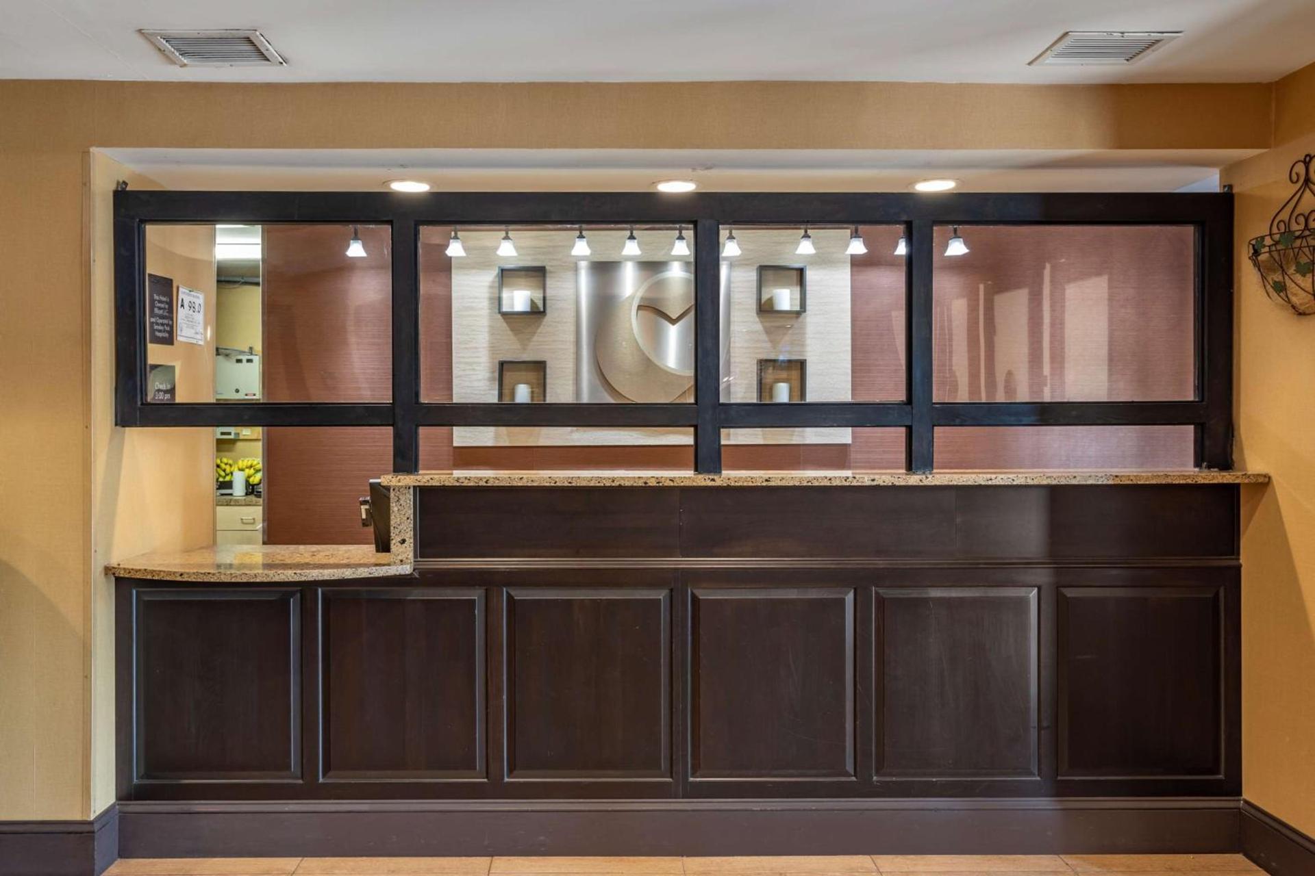 Comfort Inn Biltmore West photo 4