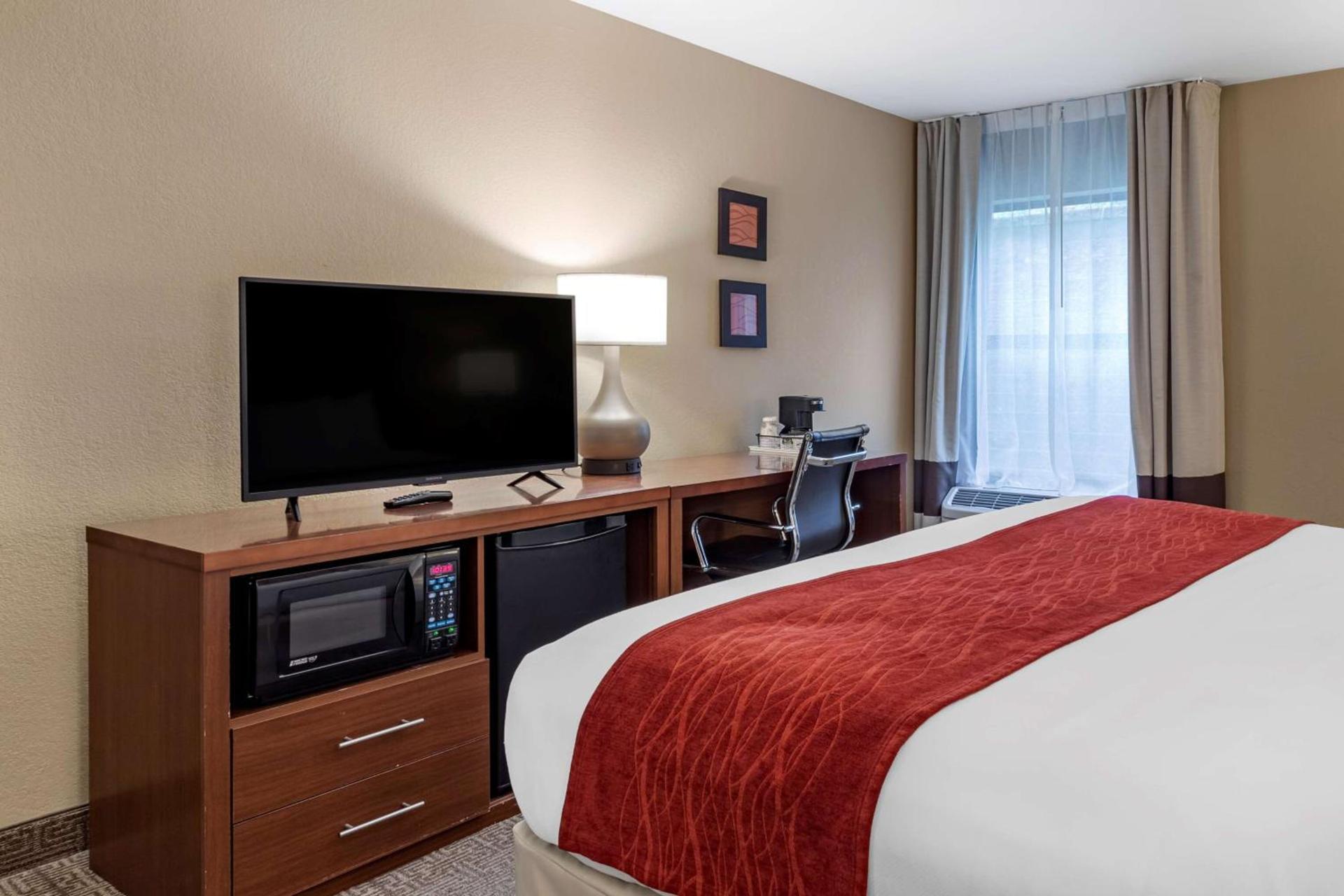 Comfort Inn Biltmore West photo 6