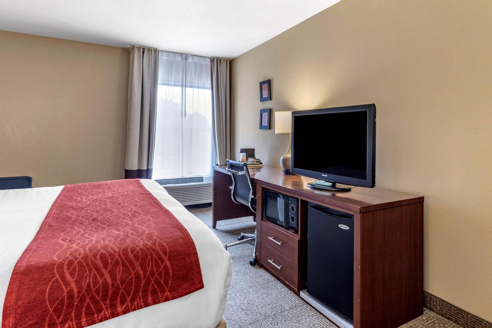 Comfort Inn Biltmore West photo 15