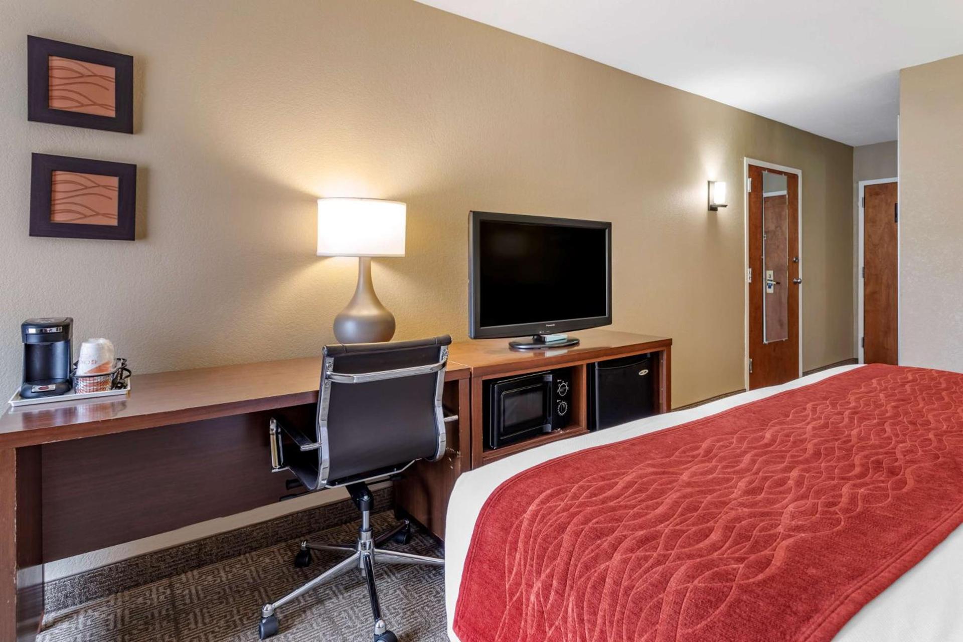 Comfort Inn Biltmore West photo 16