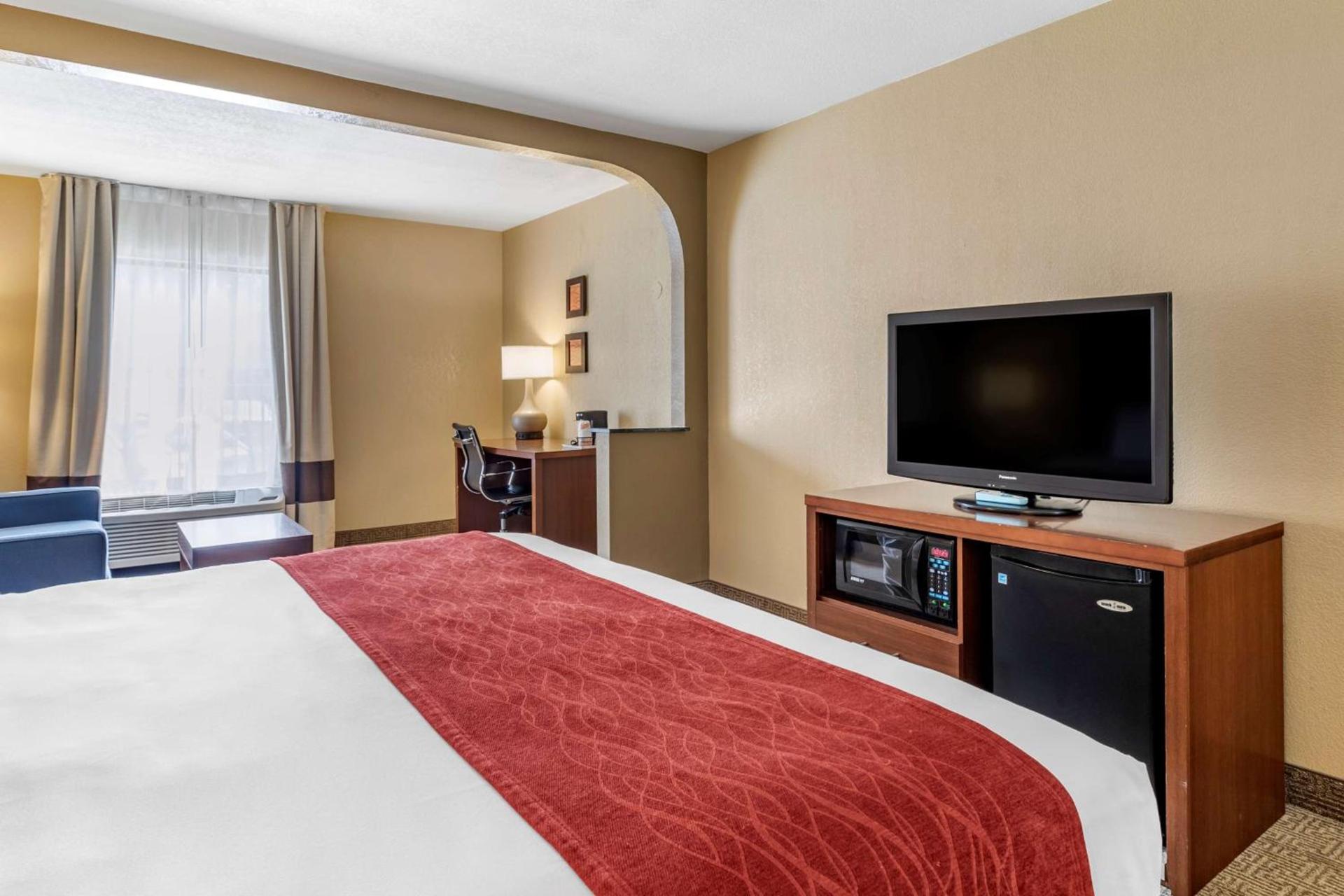 Comfort Inn Biltmore West photo 23