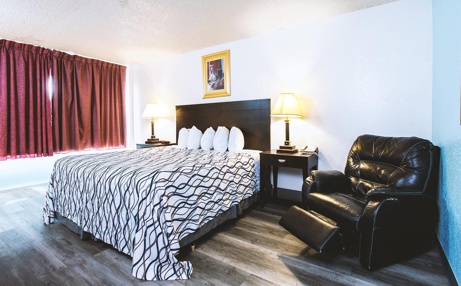 Sky-Palace Inn & Suites Wichita East photo 17