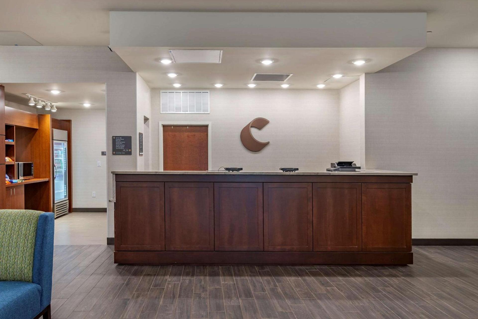 Comfort Suites Newnan photo 4