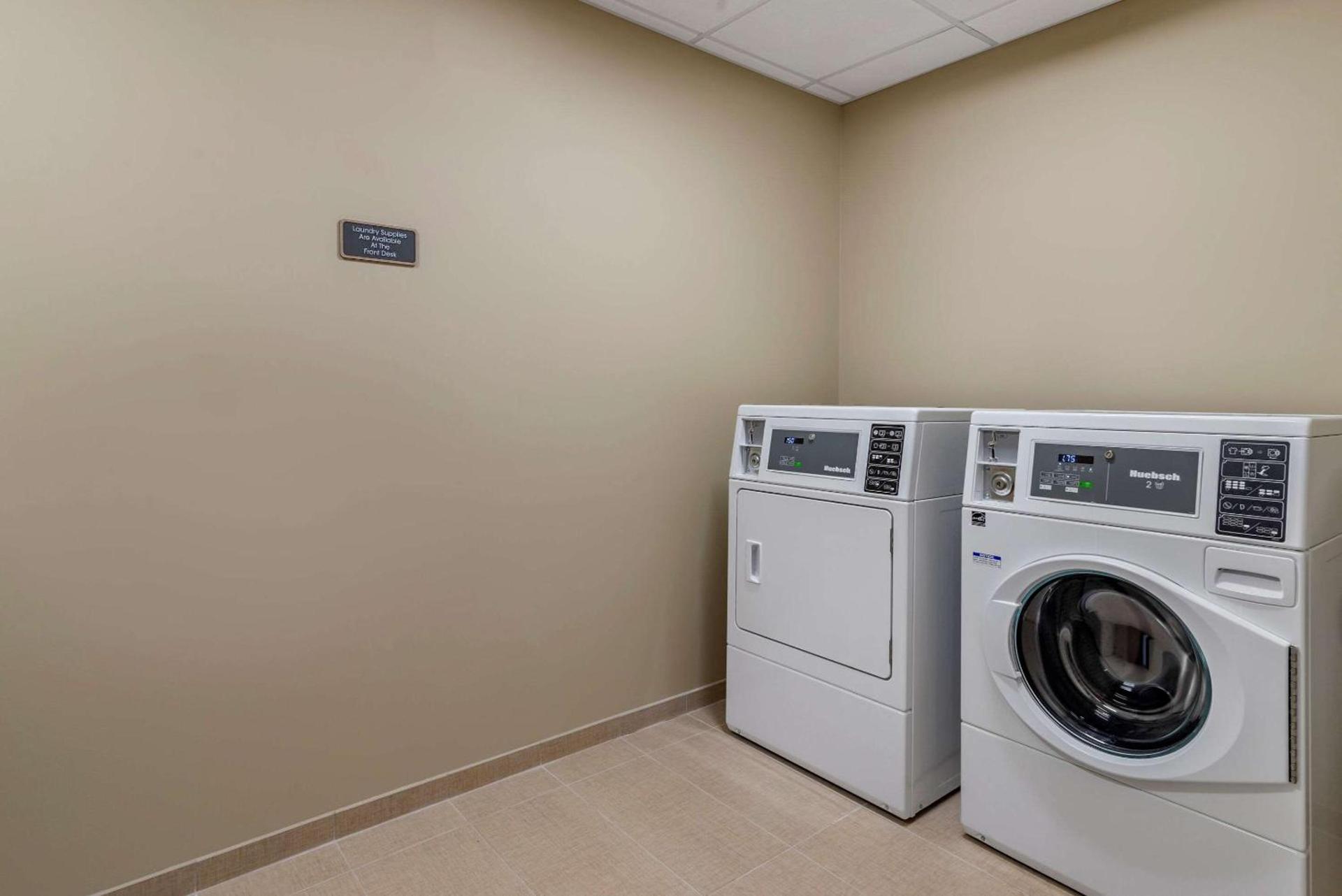 Comfort Suites Newnan photo 24