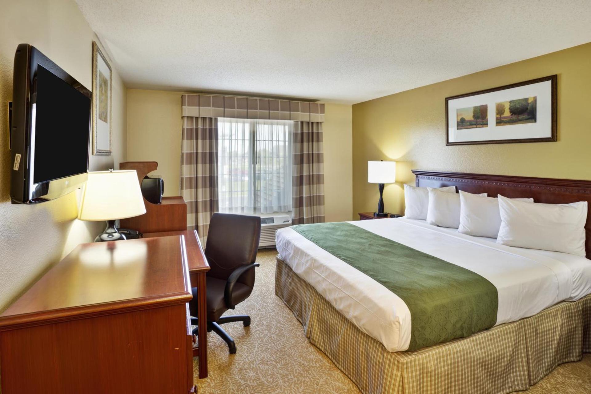 Country Inn & Suites by Radisson, Marion, OH photo 16