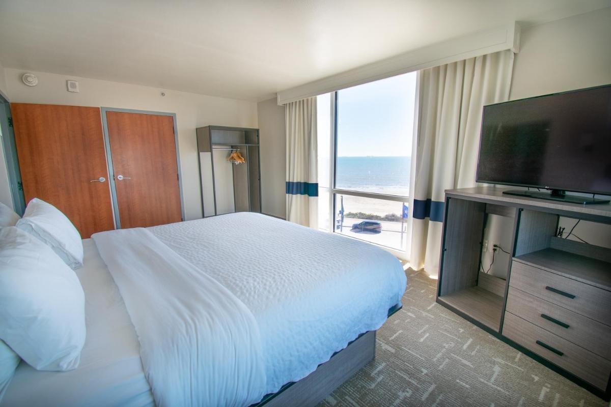 Clarion Pointe Galveston Seawall photo 26