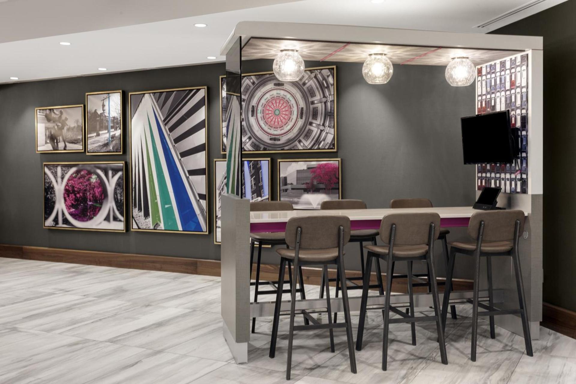 Crowne Plaza Lansing by IHG photo 15