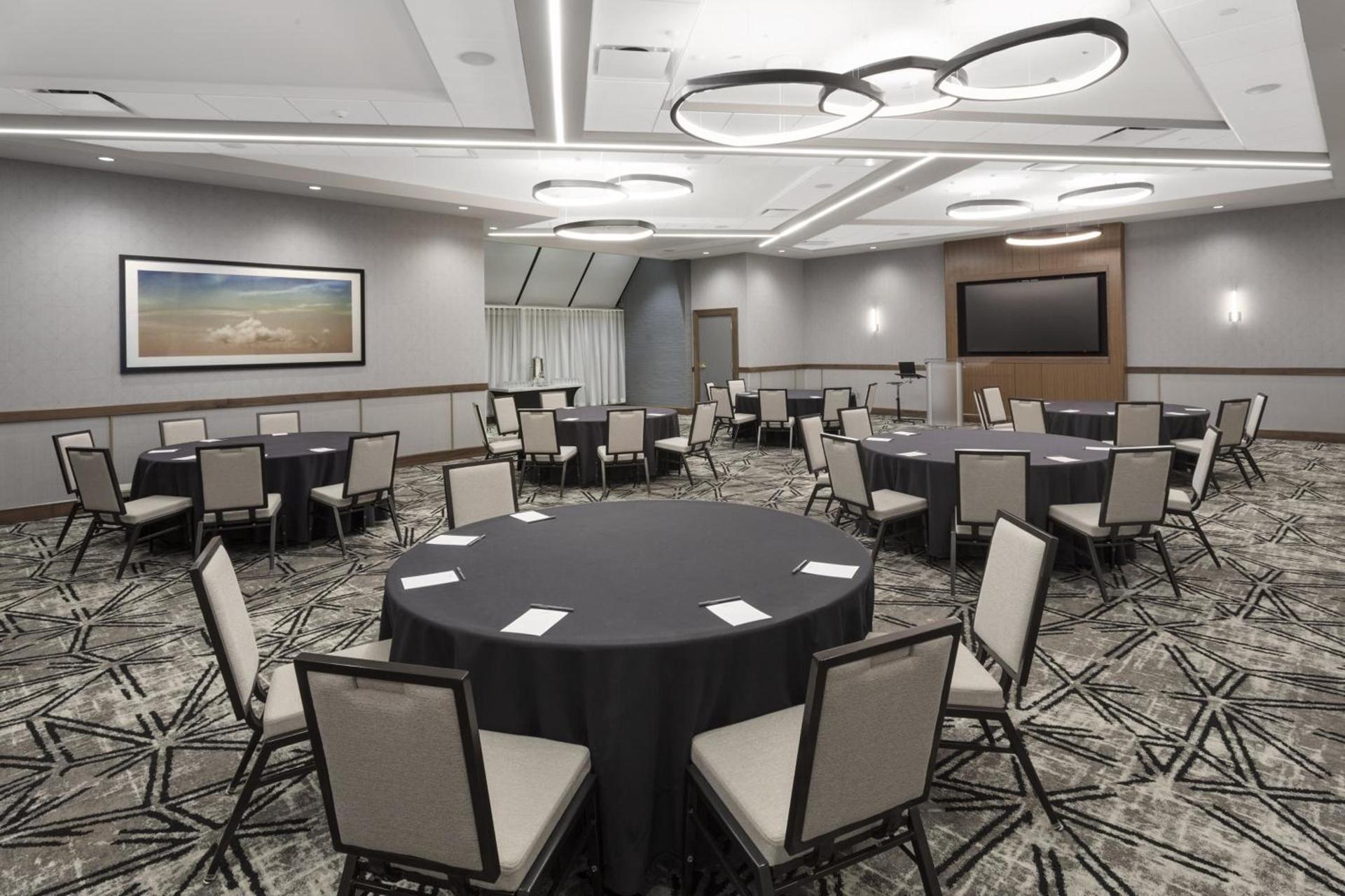 Crowne Plaza Lansing by IHG photo 17