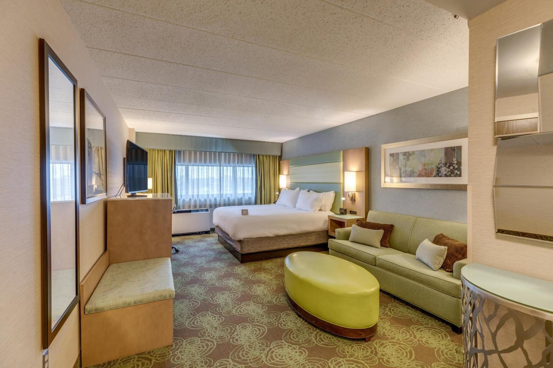 Crowne Plaza Lansing by IHG photo 68