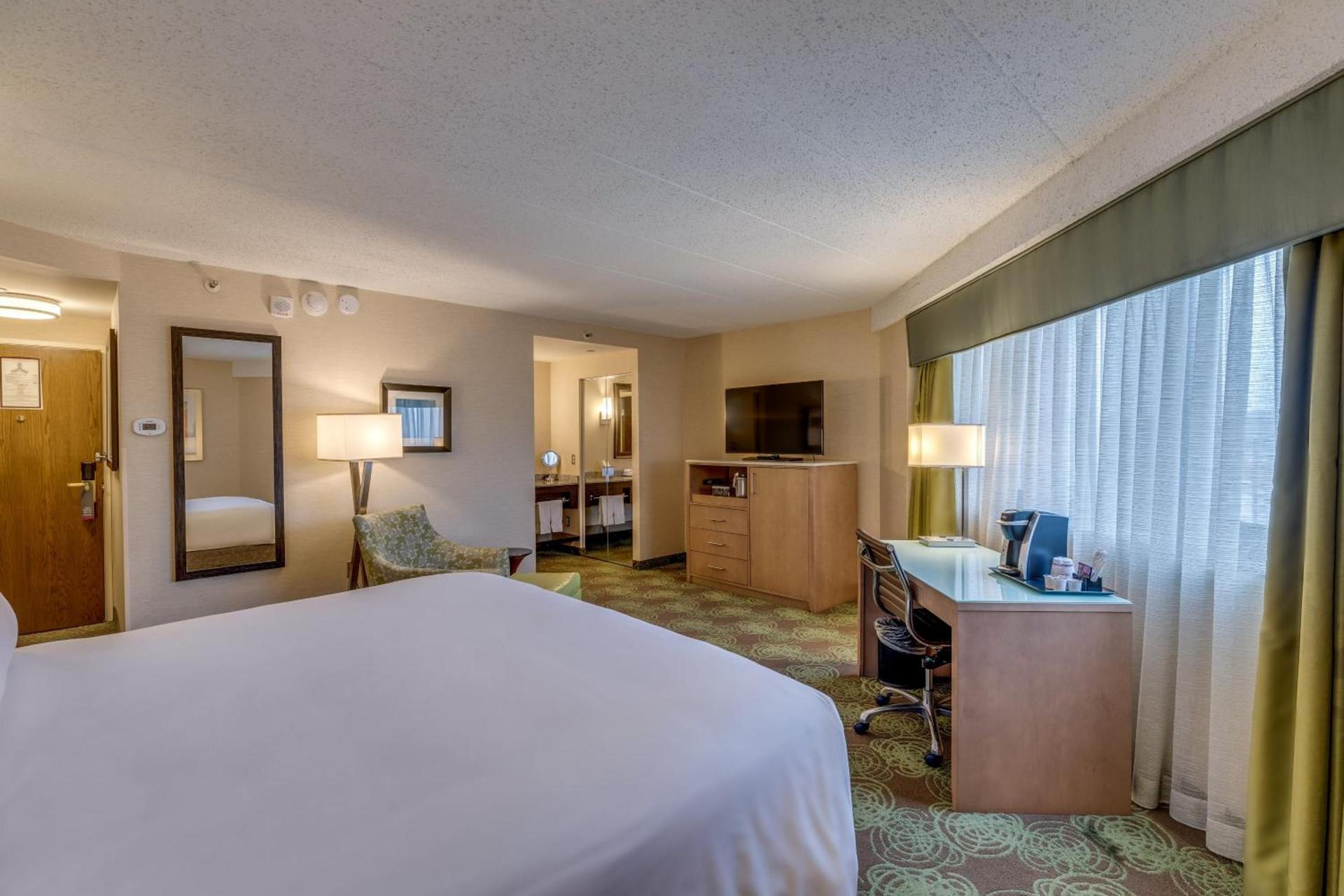 Crowne Plaza Lansing by IHG photo 50