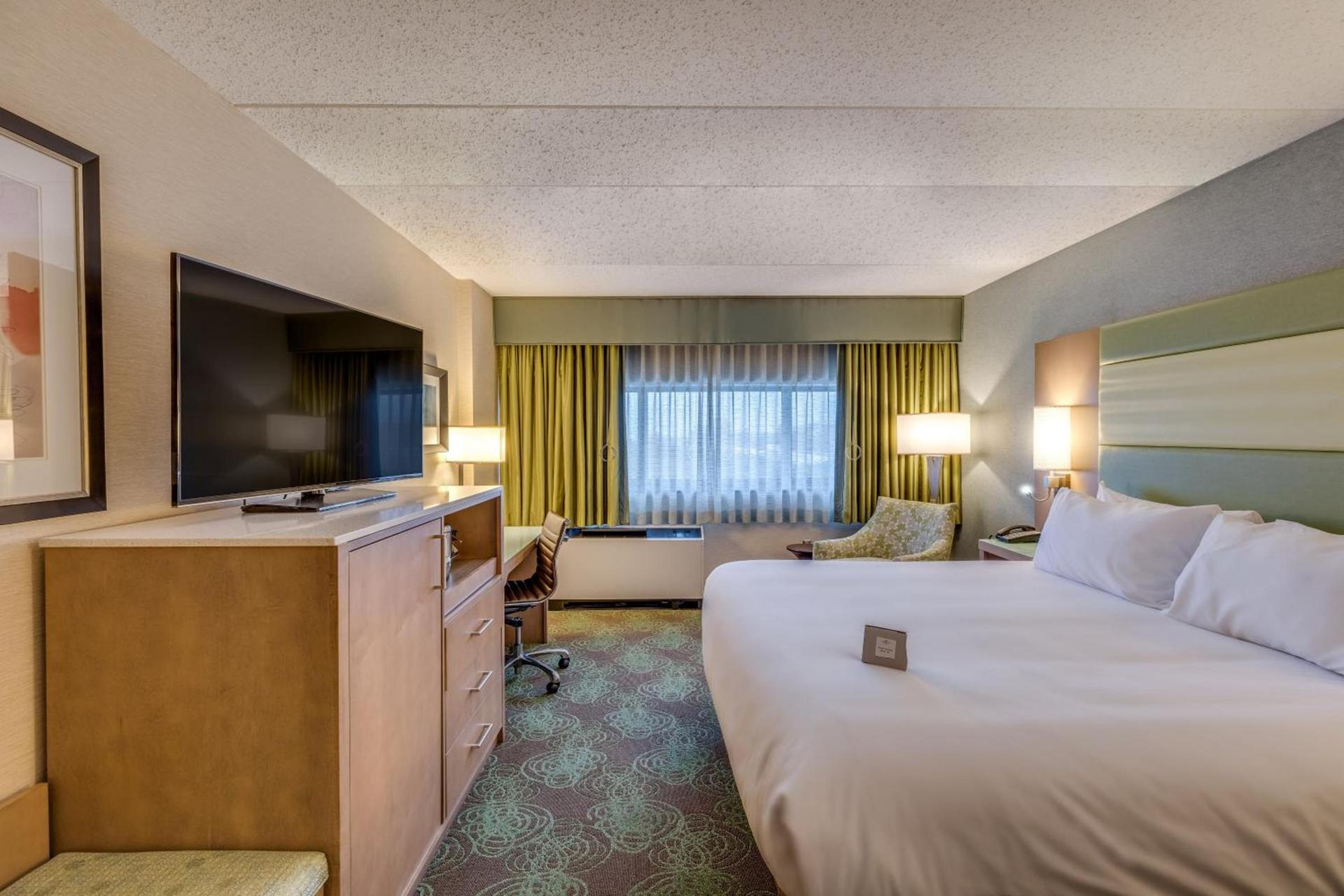 Crowne Plaza Lansing by IHG photo 65