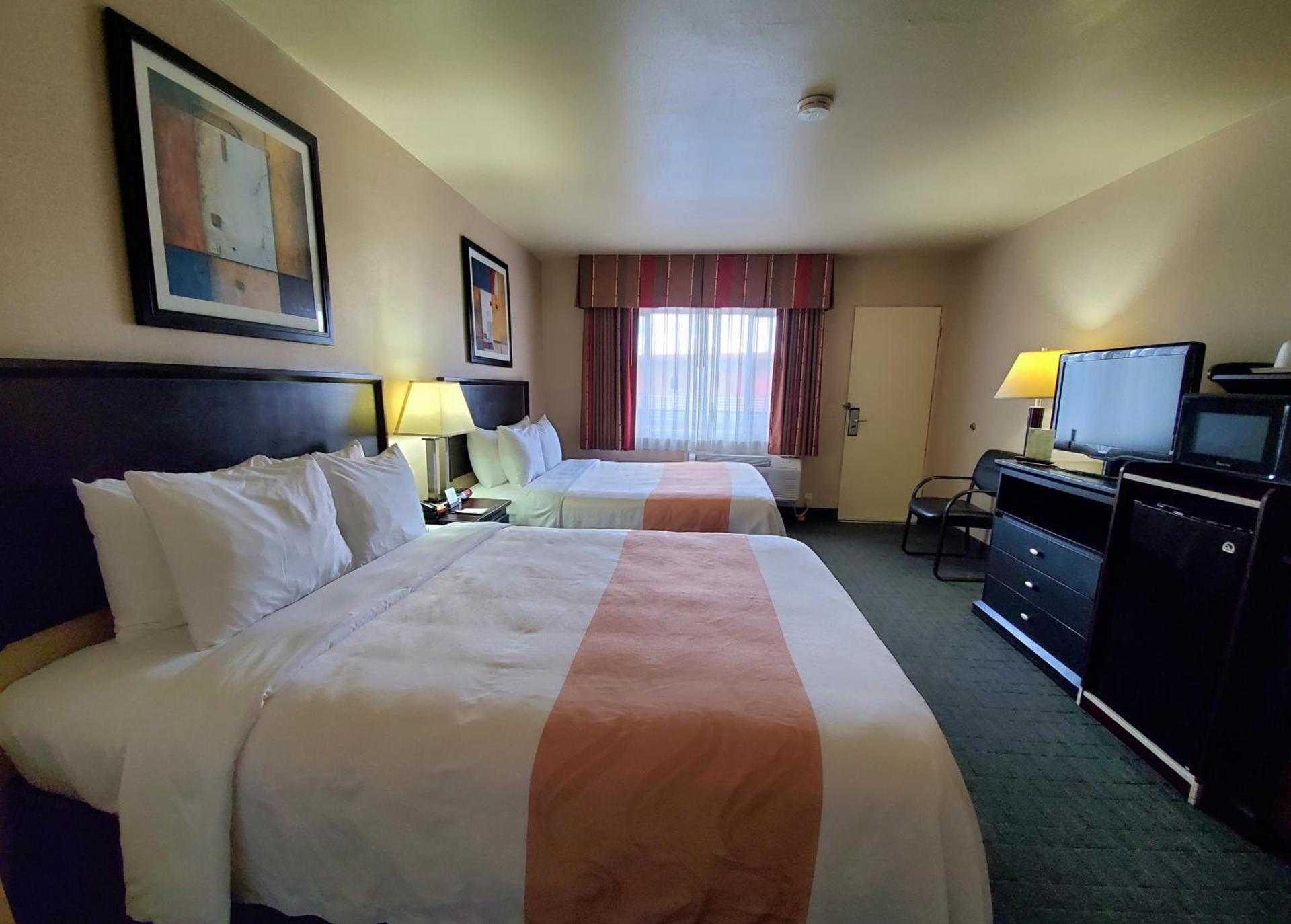Quality Inn & Suites Anaheim at the Park photo 28