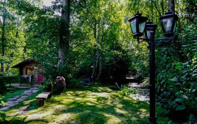 Hope Alaska's Bear Creek Lodge photo 9