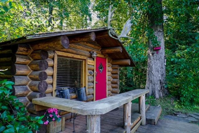 Hope Alaska's Bear Creek Lodge photo 15